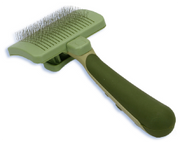 Safari Slicker Self Cleaning Medium by Pet Food Warehouse