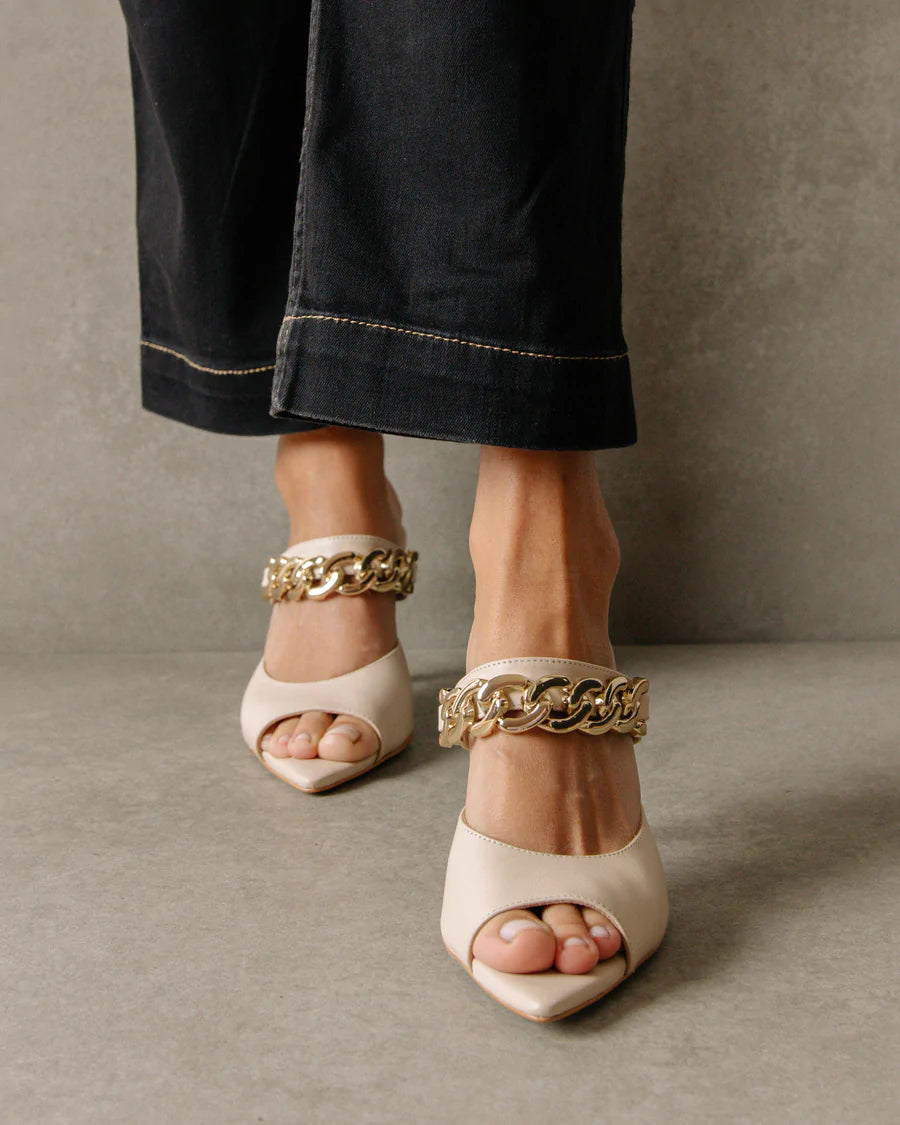 Alohas Daisy Ivory Leather Sandals