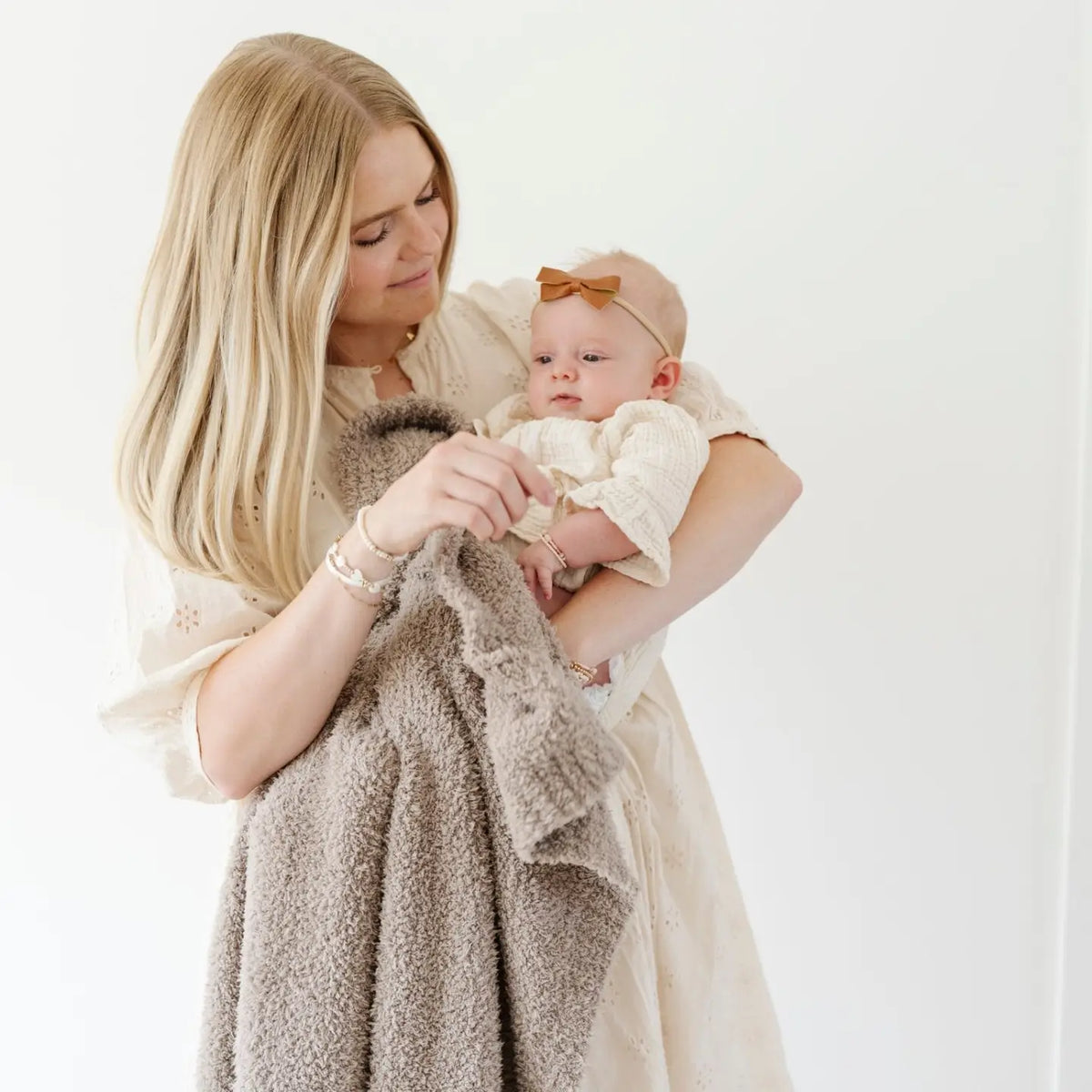 Saranoni Bamboni Receiving Blanket | Taupe