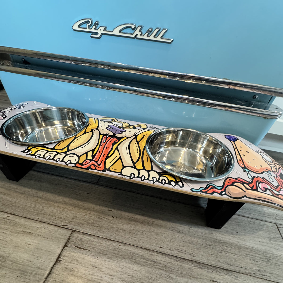 Fly Doggy - Elevated Skateboard Dog Feeding Stand with 2 Bowls
