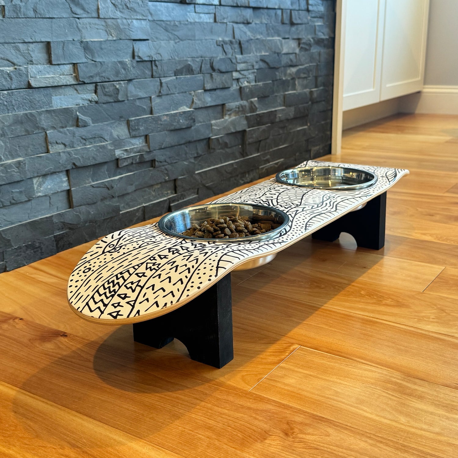 Doodlescape - Elevated Skateboard Dog Feeding Stand with 2 Bowls