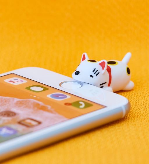 Cable Bite iPhone Japanese Style Lucky Cat by Homeportonline