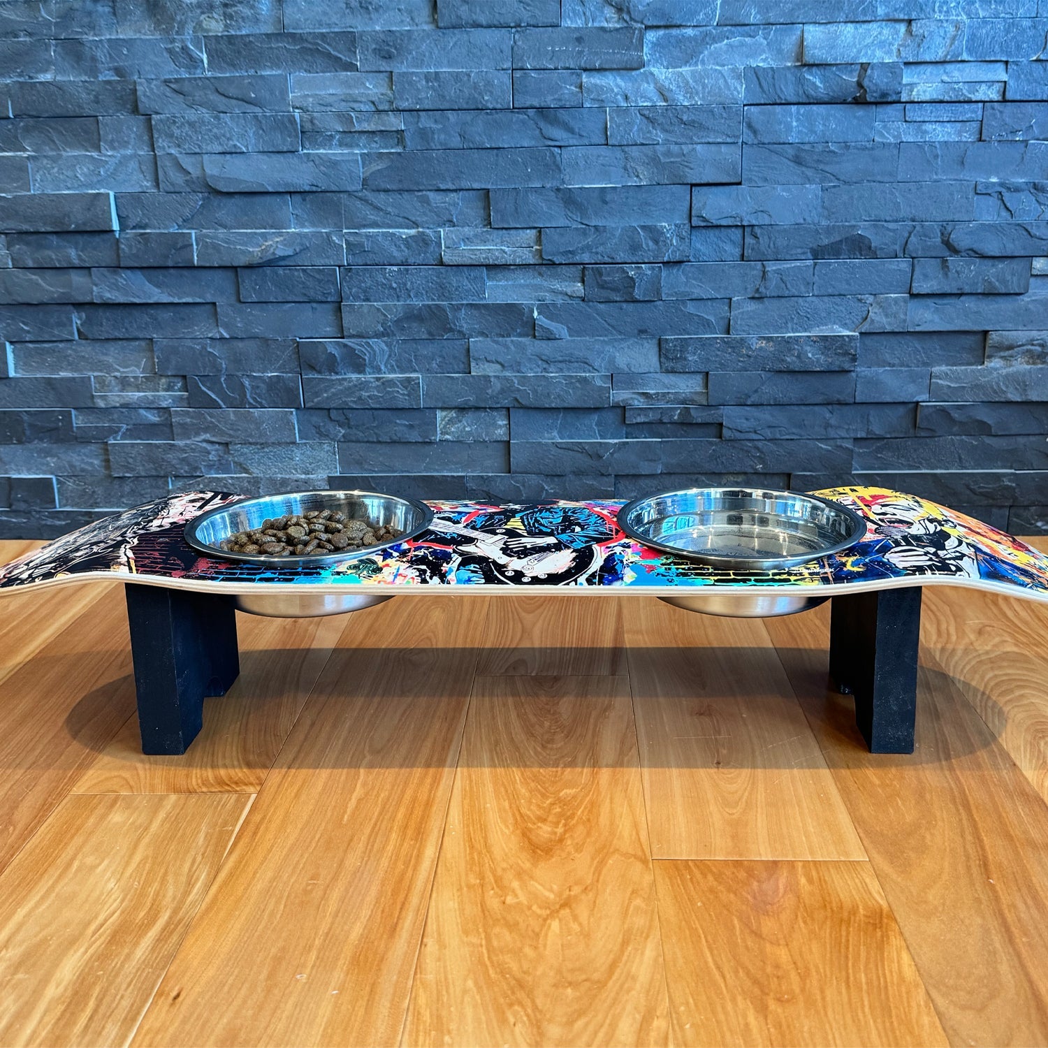 Rock Legends - Elevated Skateboard Dog Feeding Stand with 2 Bowls