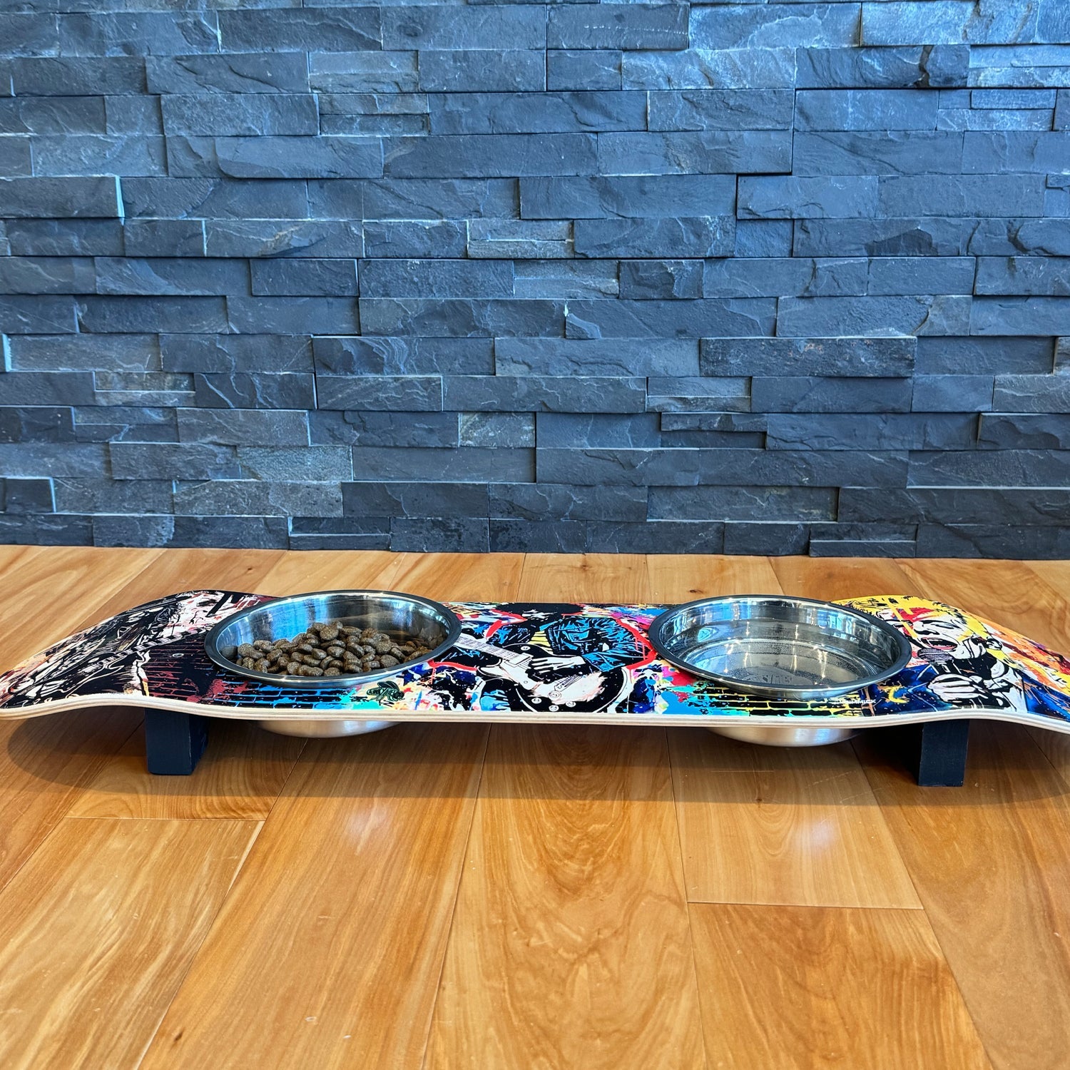 Rock Legends - Elevated Skateboard Cat Feeding Stand with 2 Bowls