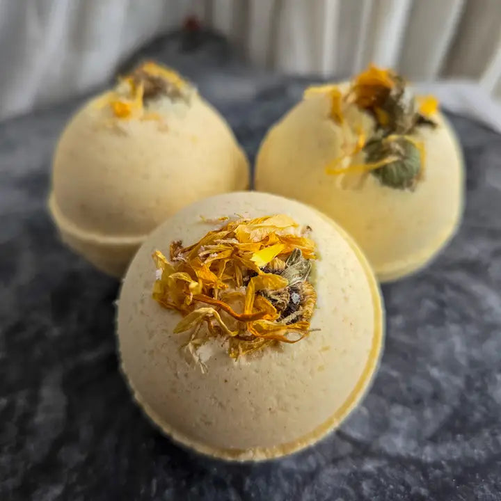 Gnat & Bee Natural Bath Bomb