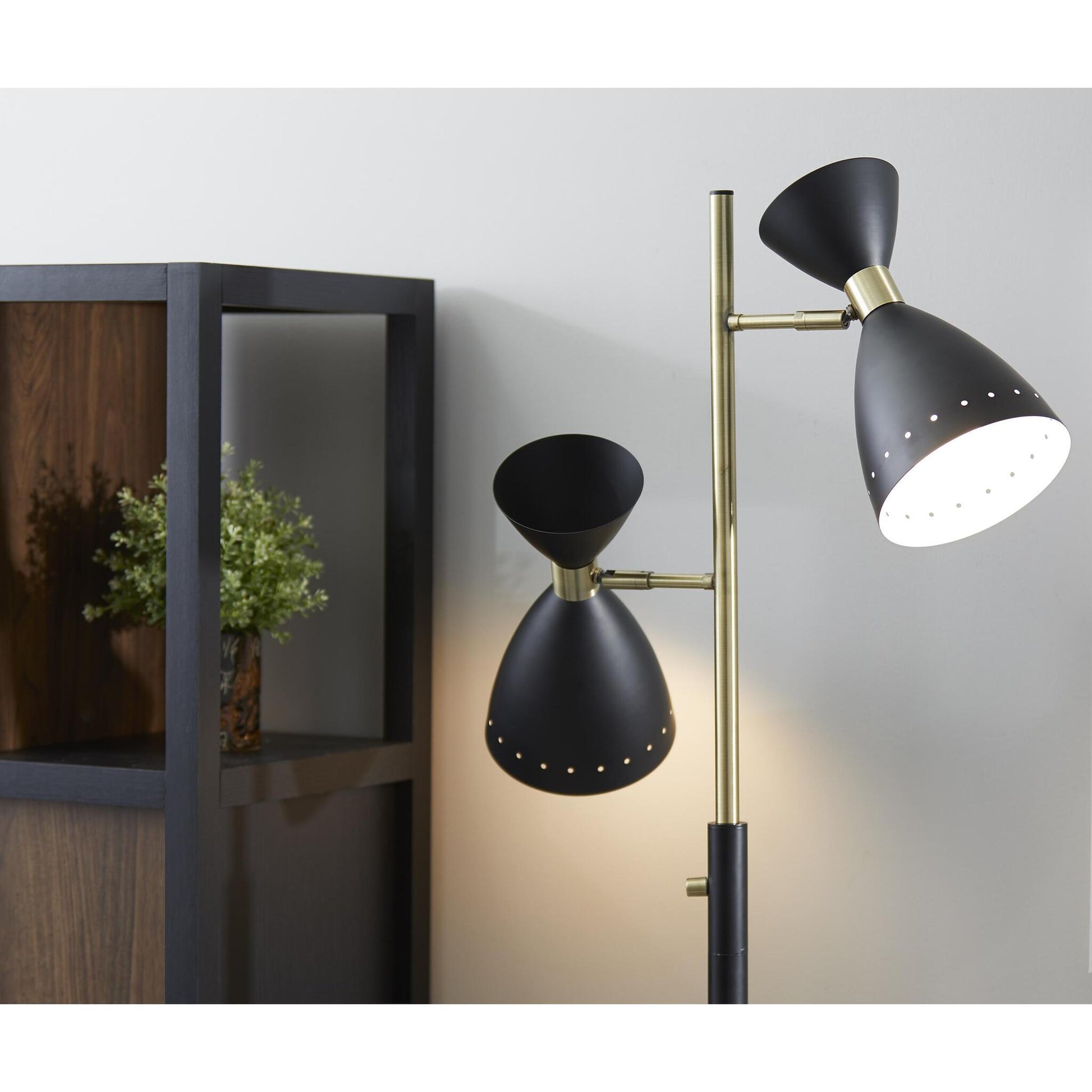 Oscar Tree Lamp by Homeportonline