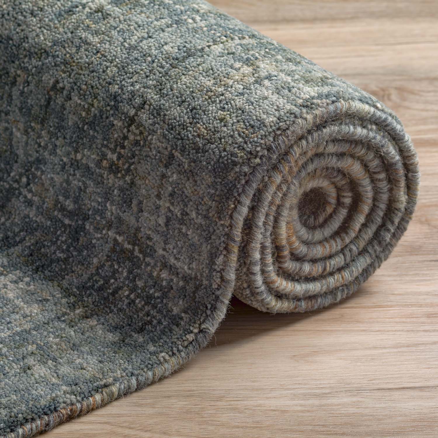 Calisa Rug Carbon 5' X 7'6" by Homeportonline