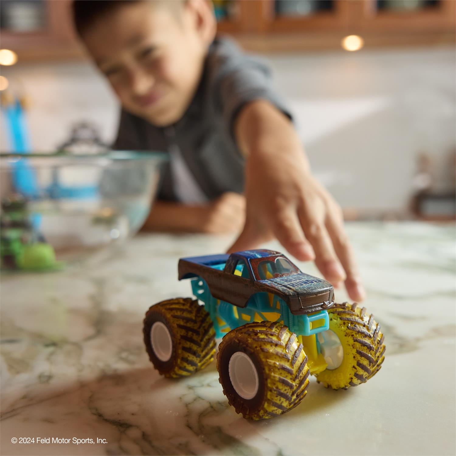 Monster Jam Mud Blasters Color Change Truck (Styles May Vary) by Homeportonline