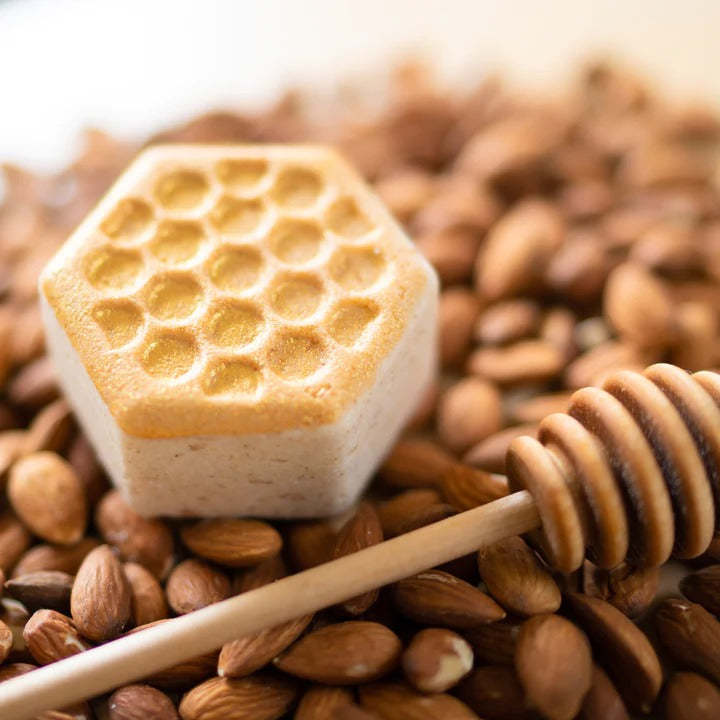 Froth Bomb - 5oz - Sweet Honey Almond Classic by Homeportonline