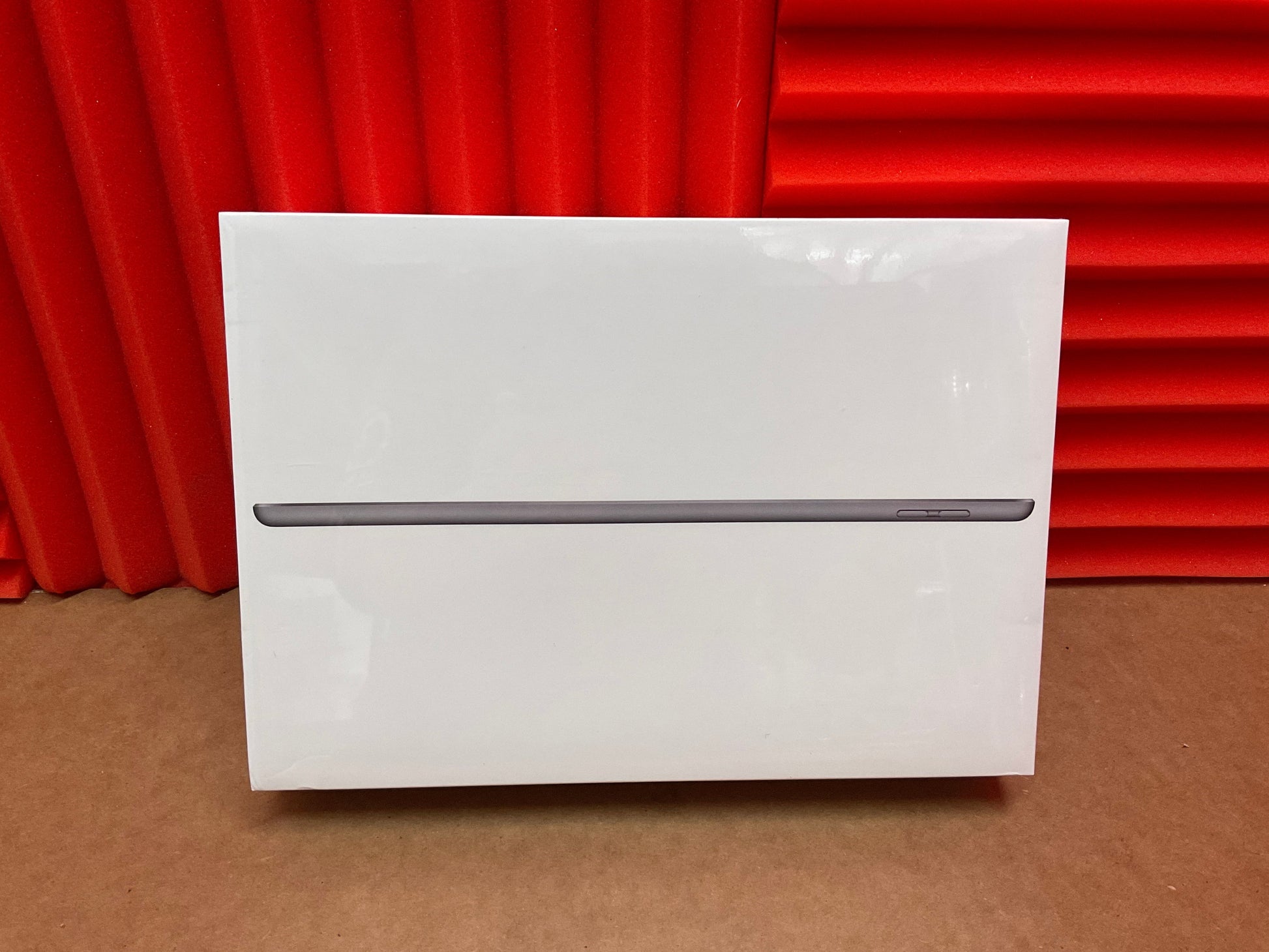 ♥ New, Factory Sealed - iPad 10.2" 8th Gen. 32GB Wi-Fi Only Space Gray MYL92LL/A by Small Dog Electronics