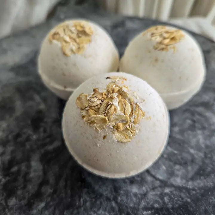 Gnat & Bee Natural Bath Bomb