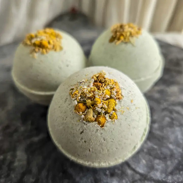 Gnat & Bee Natural Bath Bomb