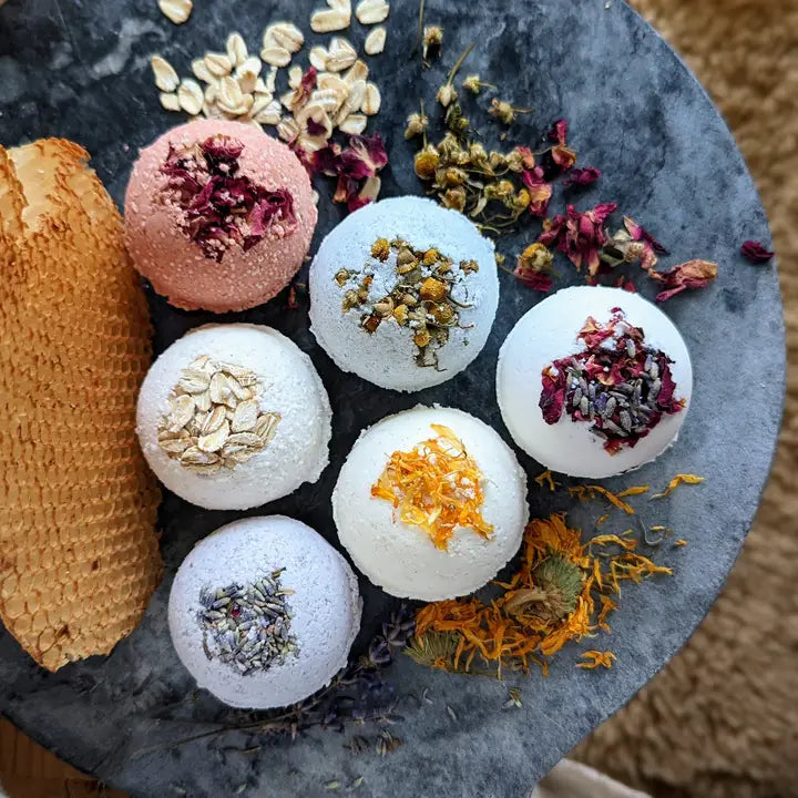 Gnat & Bee Natural Bath Bomb