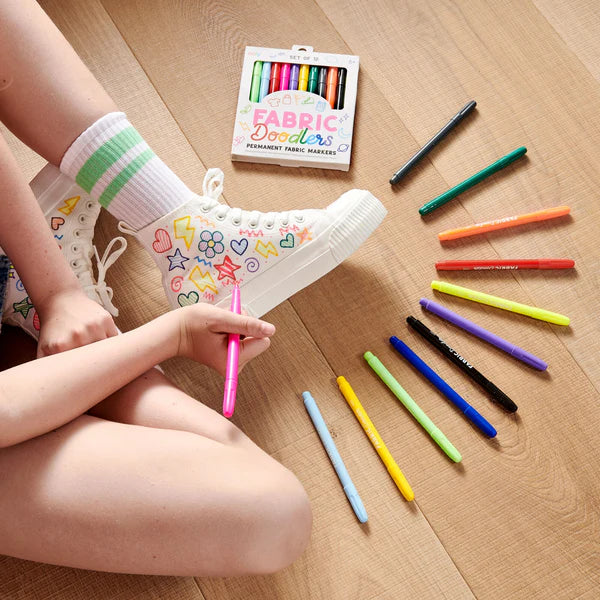 Markers Fabric Doodlers Set of 12 Colors by Homeportonline
