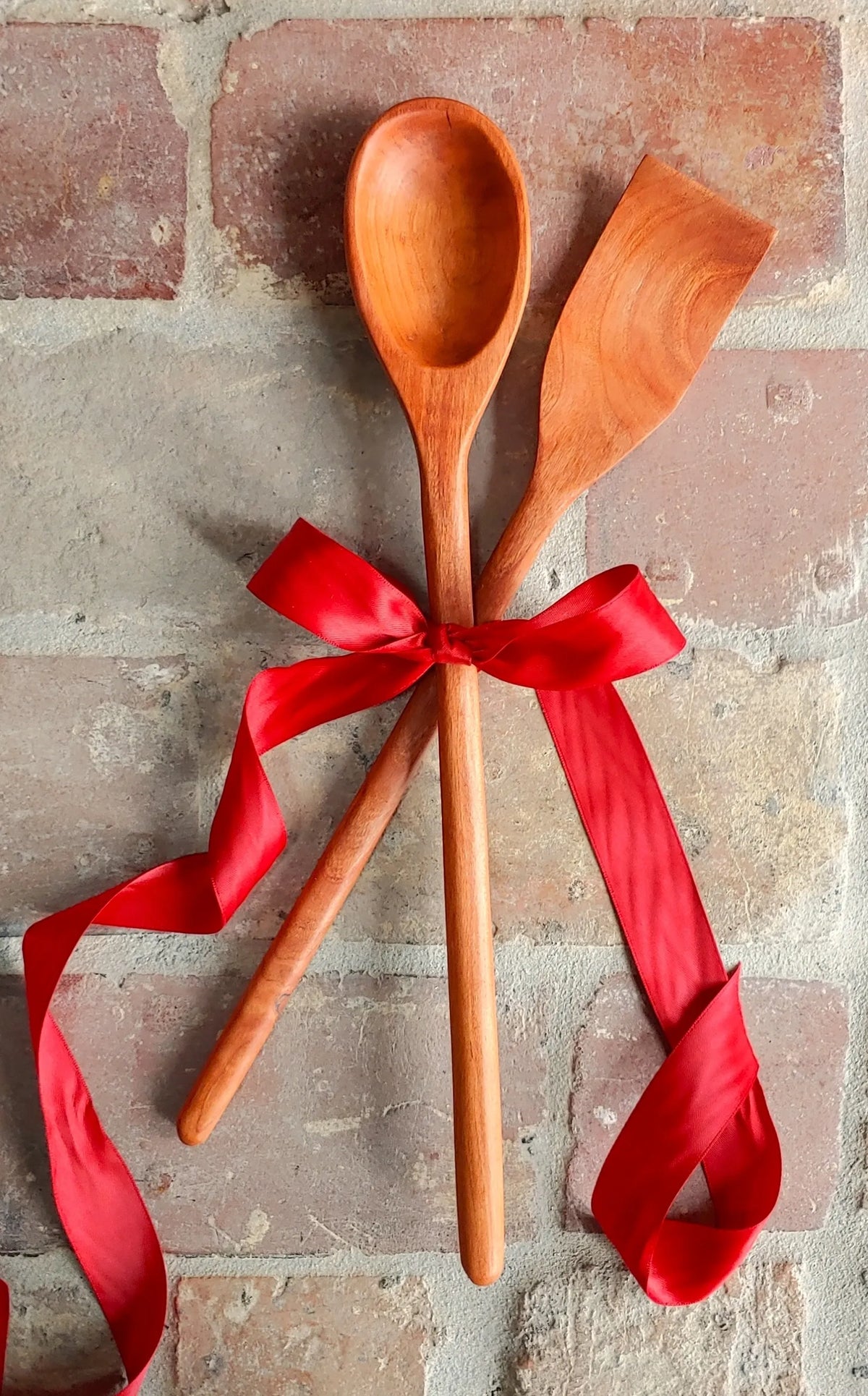 WOOD CUTTING BOARD & SPOON GIFT SET