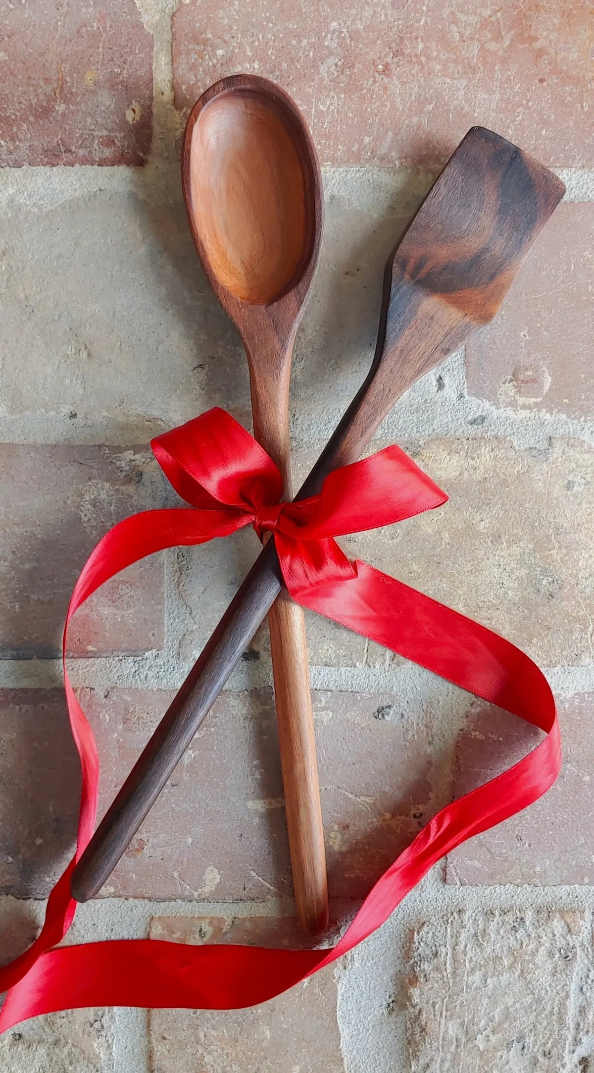 WOOD CUTTING BOARD & SPOON GIFT SET