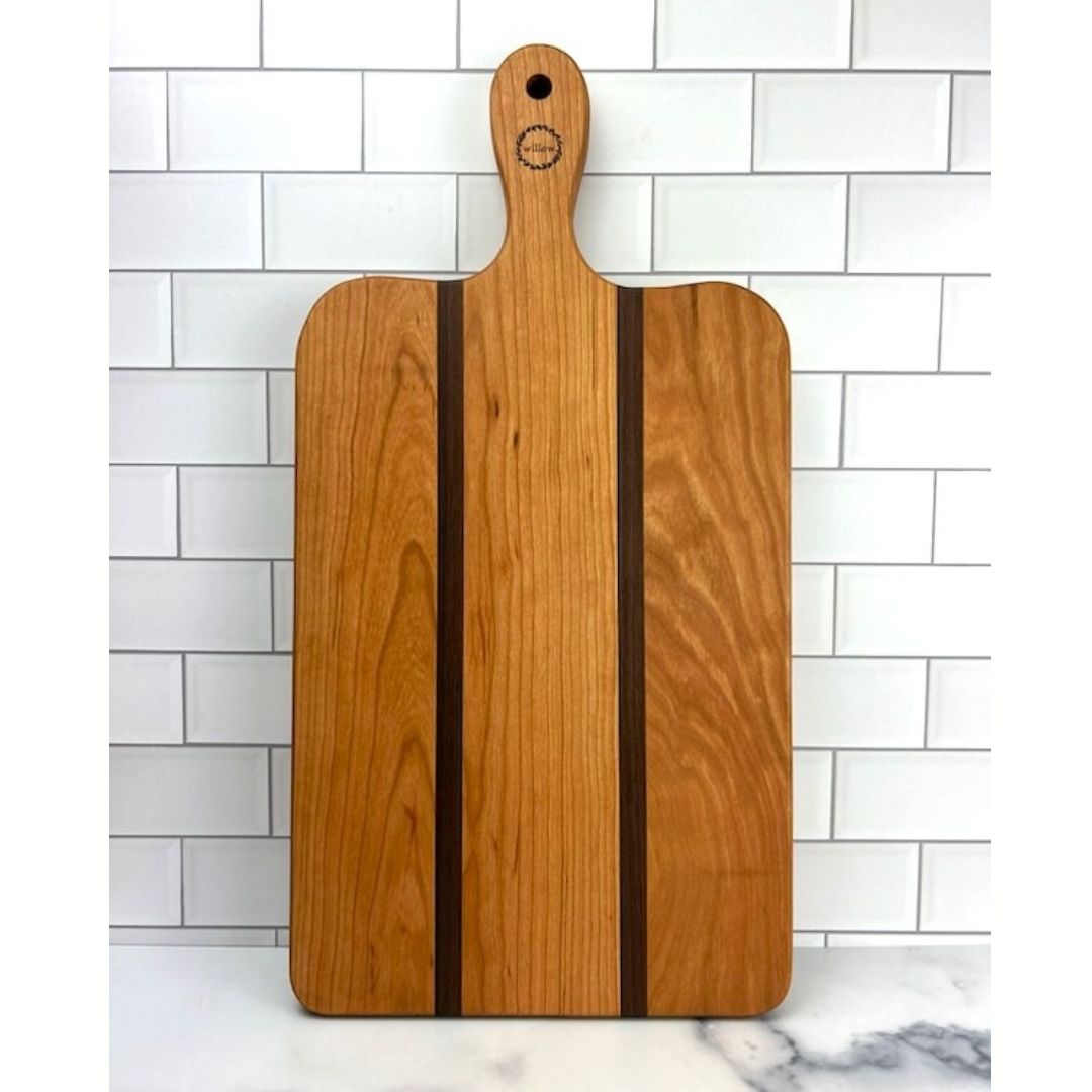 Small Étouffée Charcuterie Board with Walnut Accent