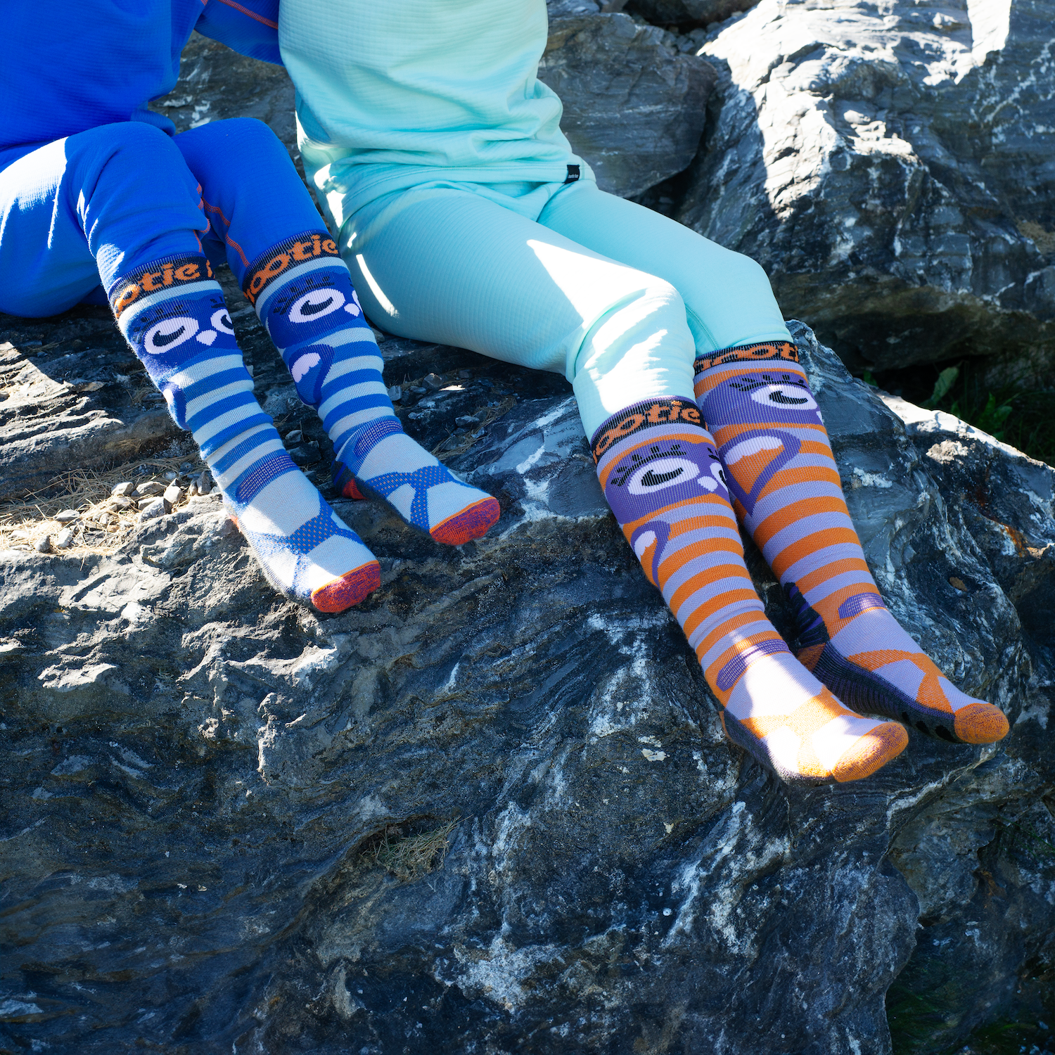 Kids Snowy Owl Midweight Ski & Snowboard Socks - Vivid Blue by Hootie Hoo