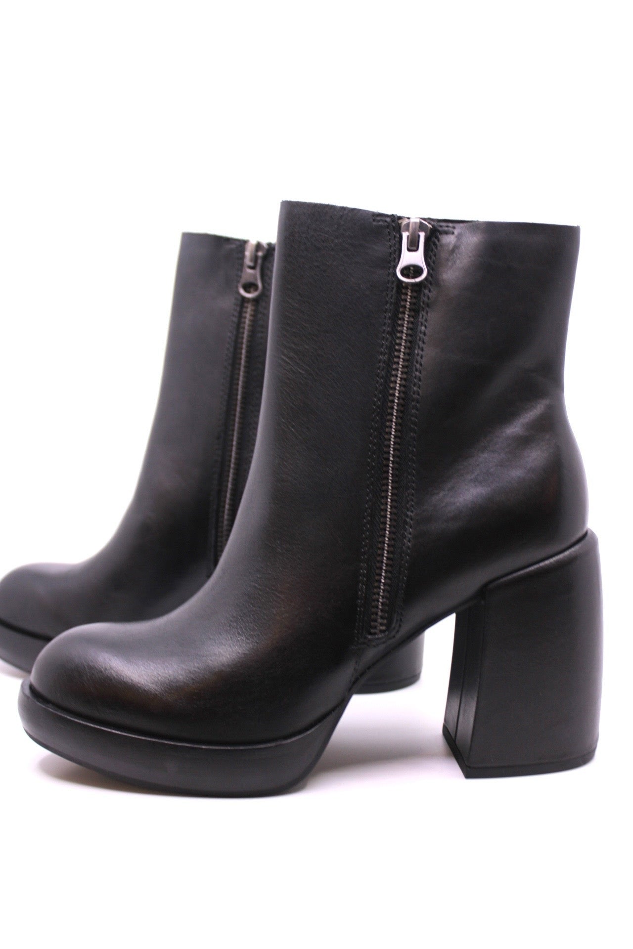 Kork-Ease Aime Black by Dear Lucy