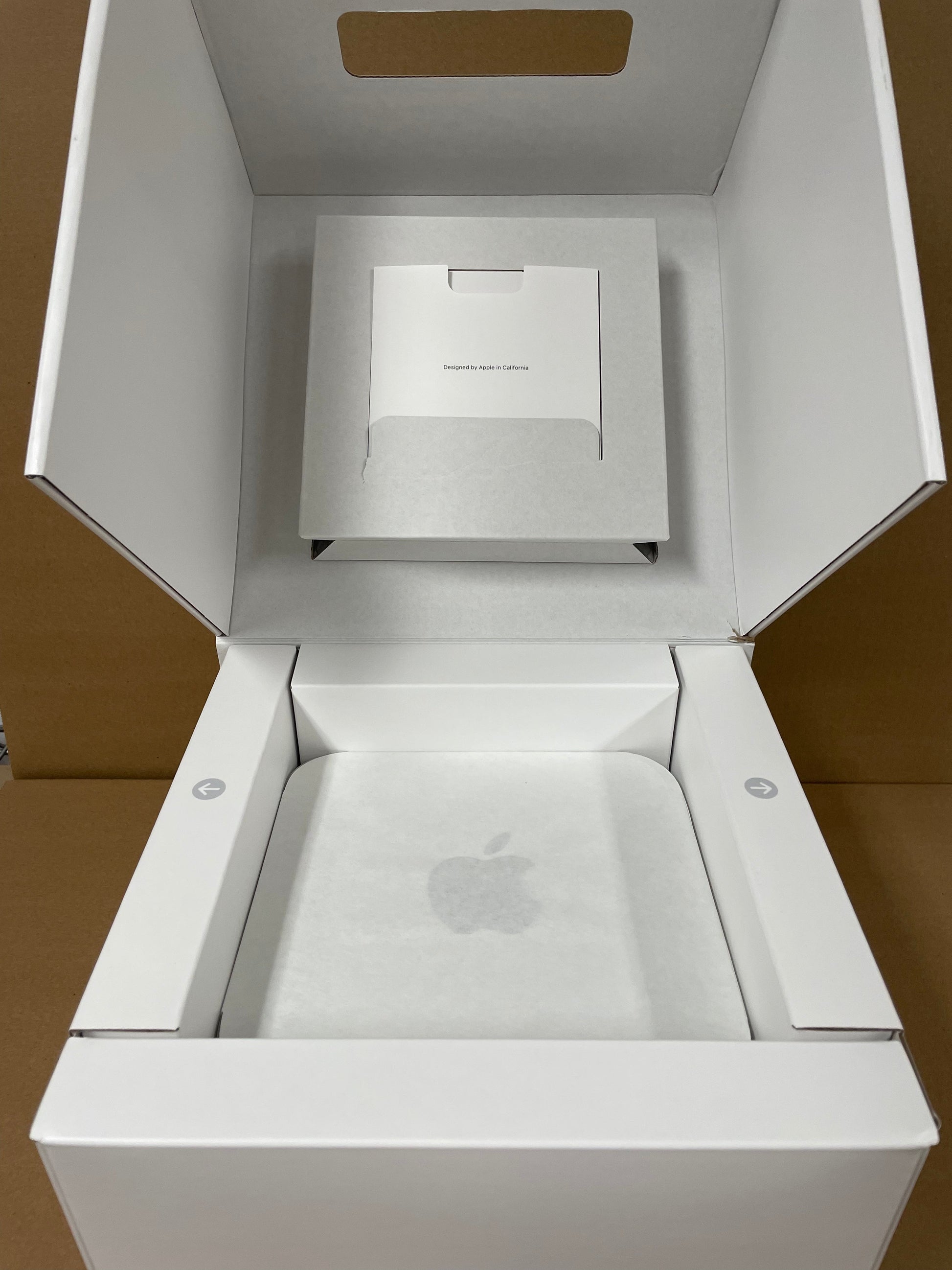 ♥ Refurbished - Mac Studio M1 Ultra 20/48-Core 64GB/1TB MJMW3LL/A (2022) by Small Dog Electronics