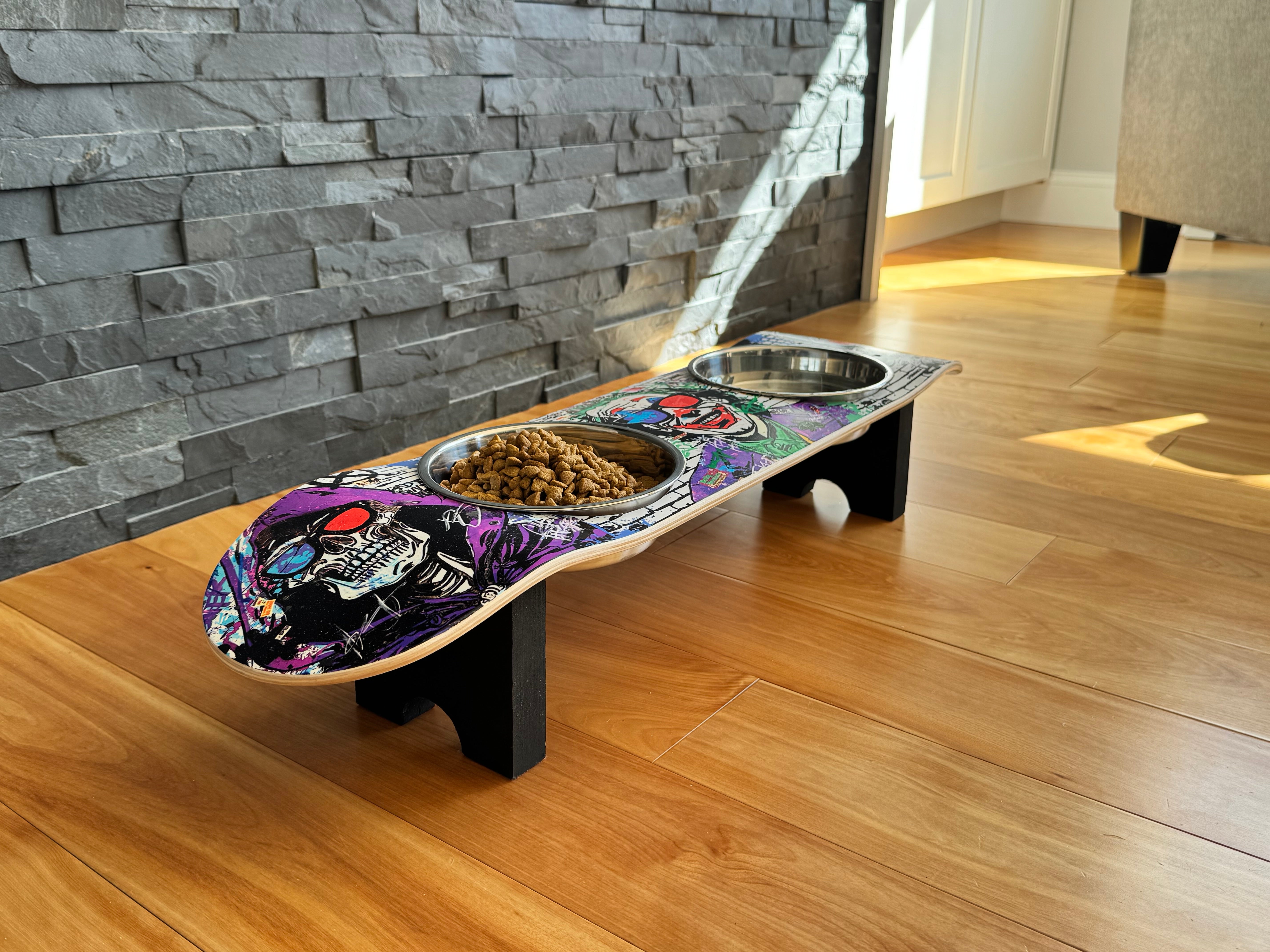 Villains In 3D - Elevated Skateboard Dog Feeding Stand with 2 Bowls