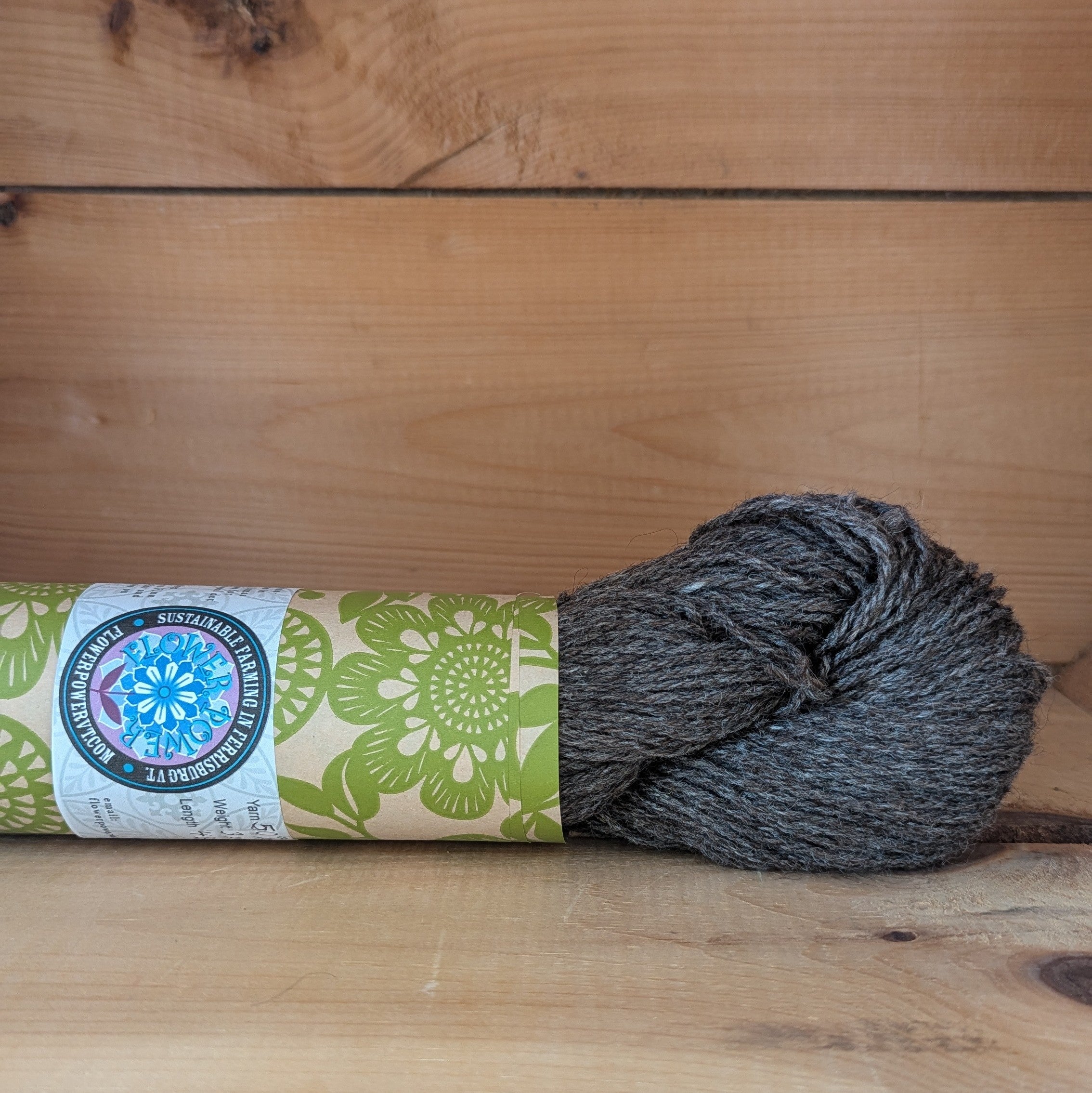 Flowerpower VT 50% Suri Llama 50% Finn 3-Ply