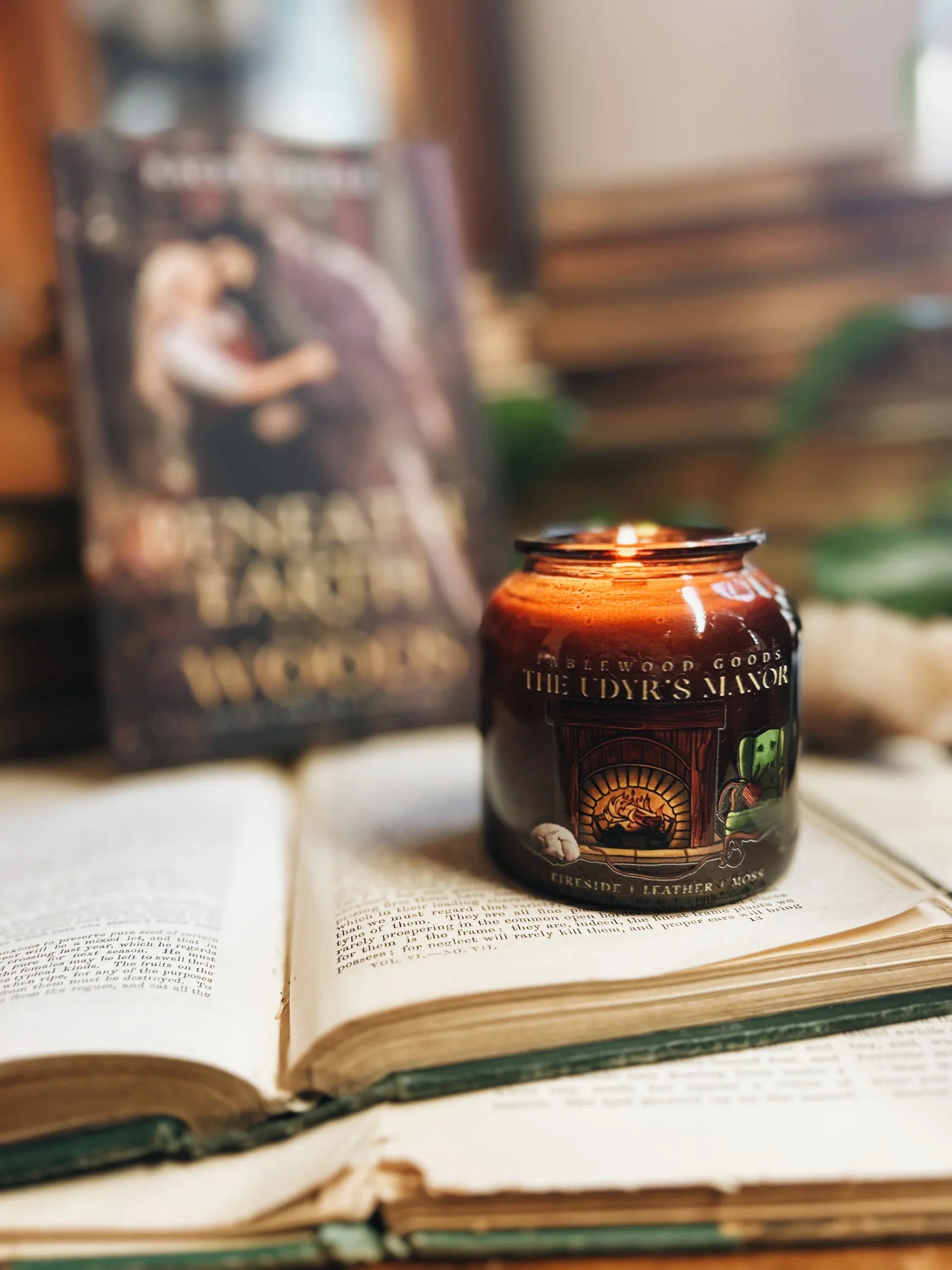 8oz Apothecary Organic Soy Wood Wick Candle