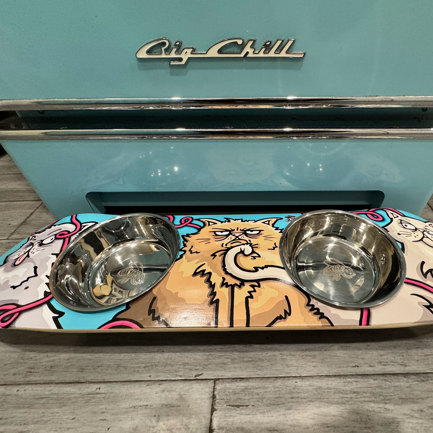 Cats With Attitude - Elevated Skateboard Cat Feeding Stand with 2 Bowls