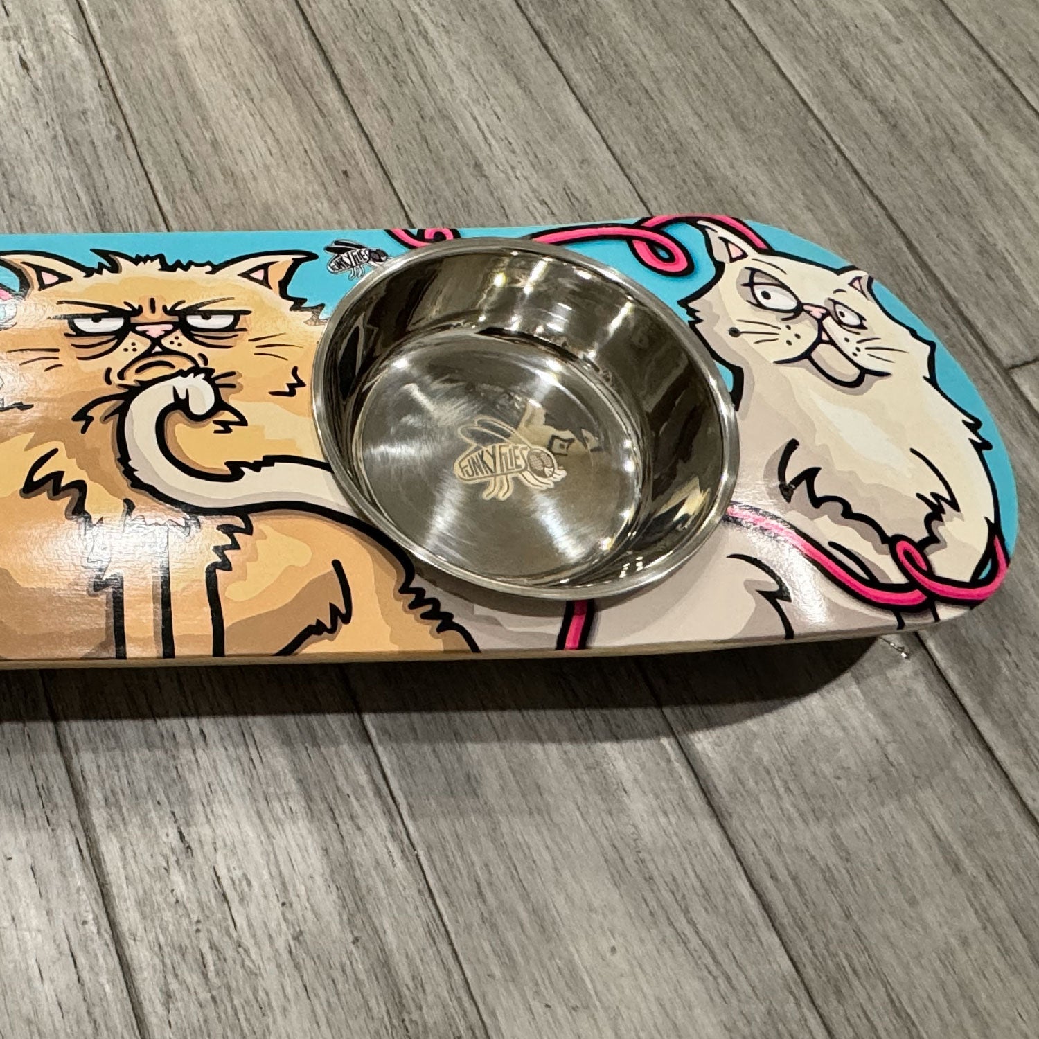 Cats With Attitude - Elevated Skateboard Cat Feeding Stand with 2 Bowls