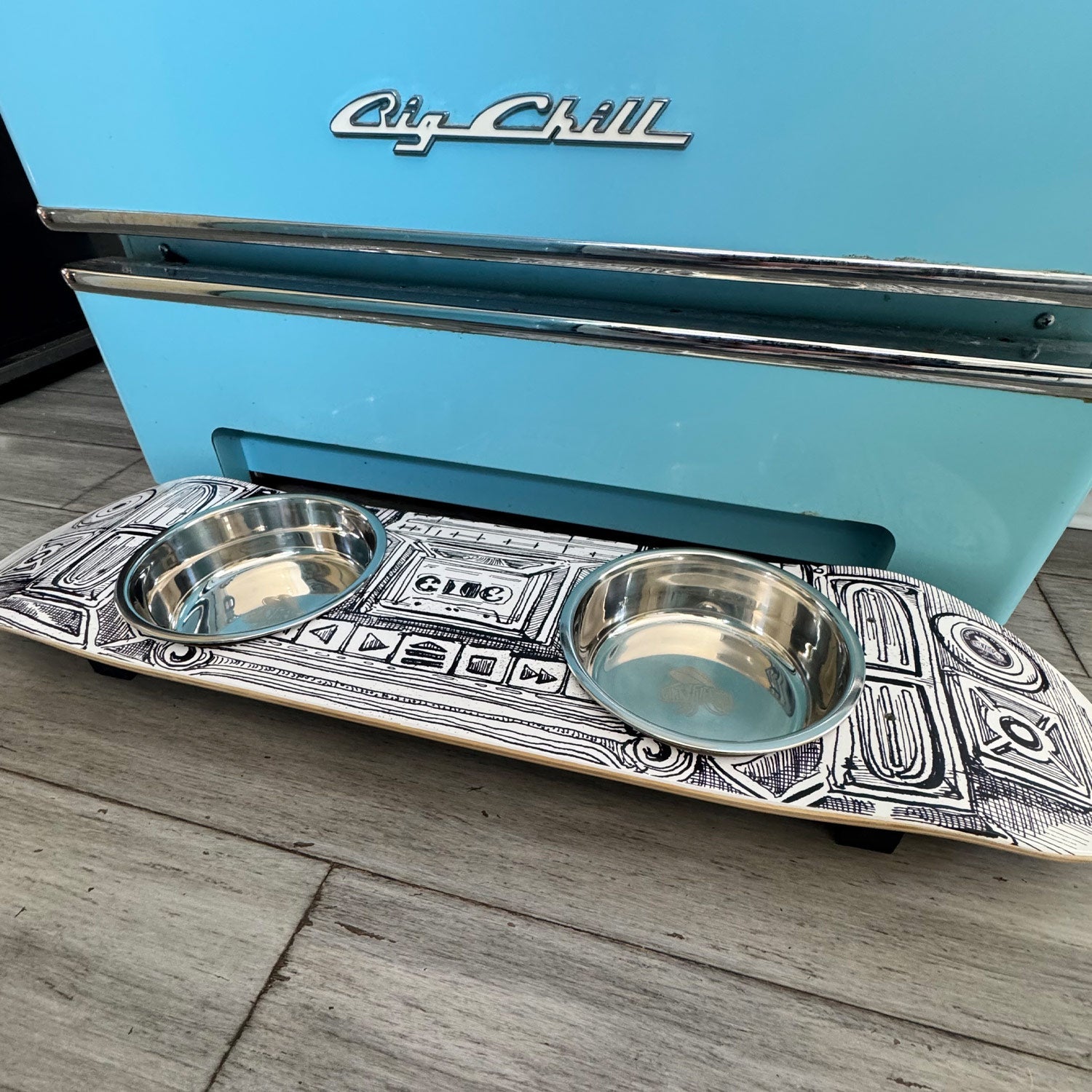 BoomBox - Elevated Skateboard Cat Feeding Stand with 2 Bowls