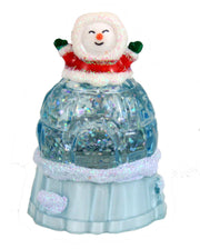 LED Igloo Snowglobe - Eskimo