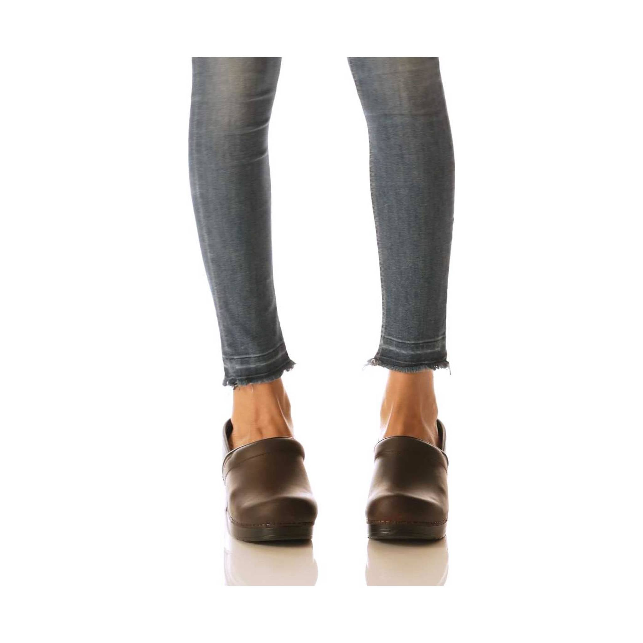 Dansko Women's Professional Wide Pro - Antique Brown Oiled by Lenny's Shoe & Apparel