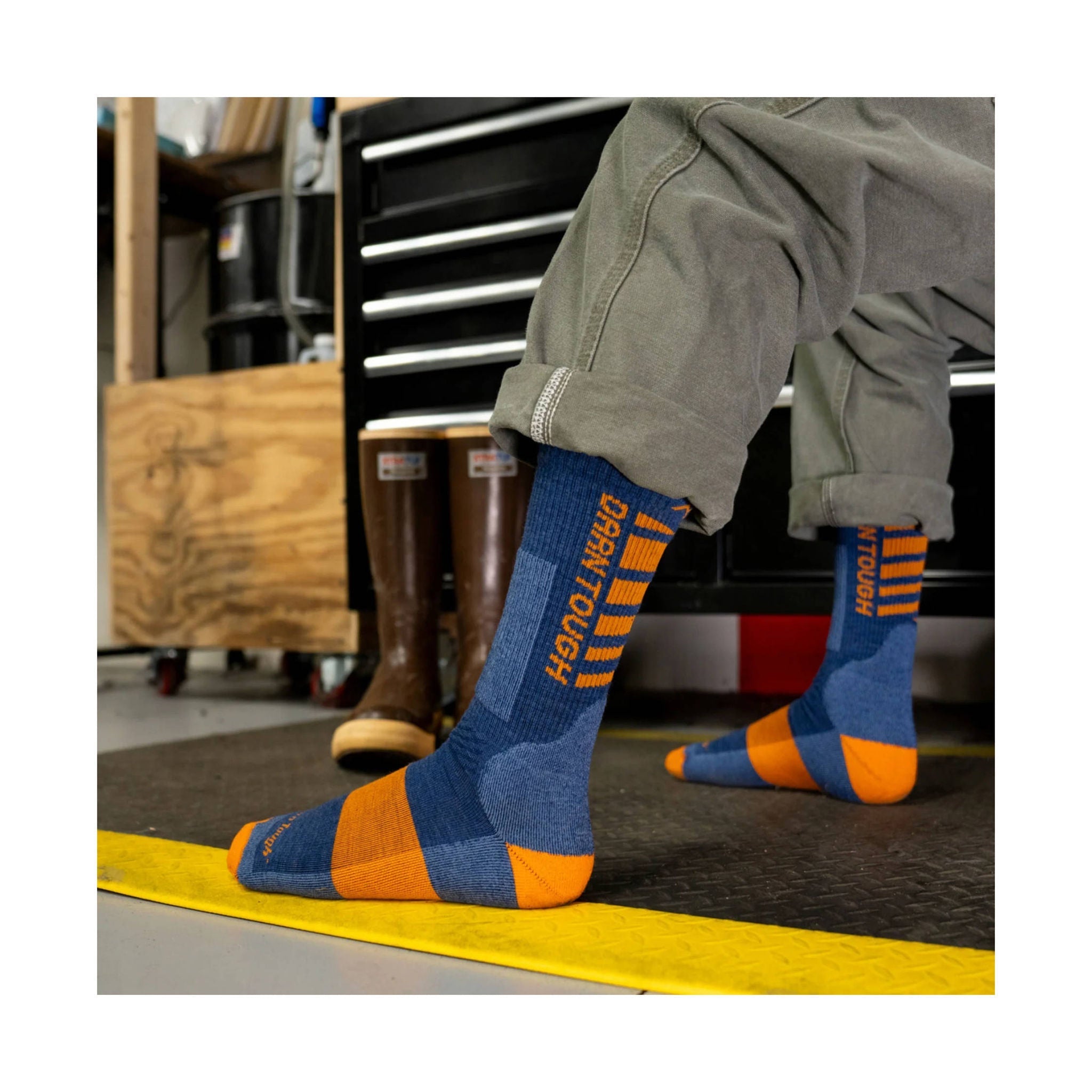 Darn Tough Vermont Men's Backbone Boot Midweight Work Sock - Indigo by Lenny's Shoe & Apparel