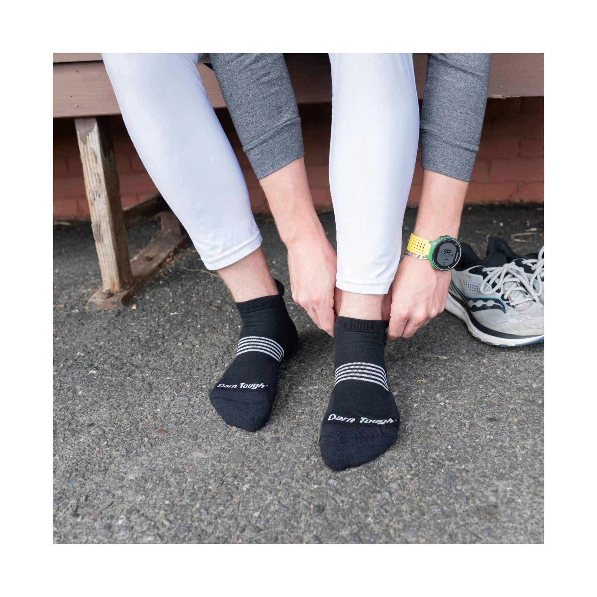 Darn Tough Vermont Men's Element No Show Tab Lightweight Running Sock - Black by Lenny's Shoe & Apparel