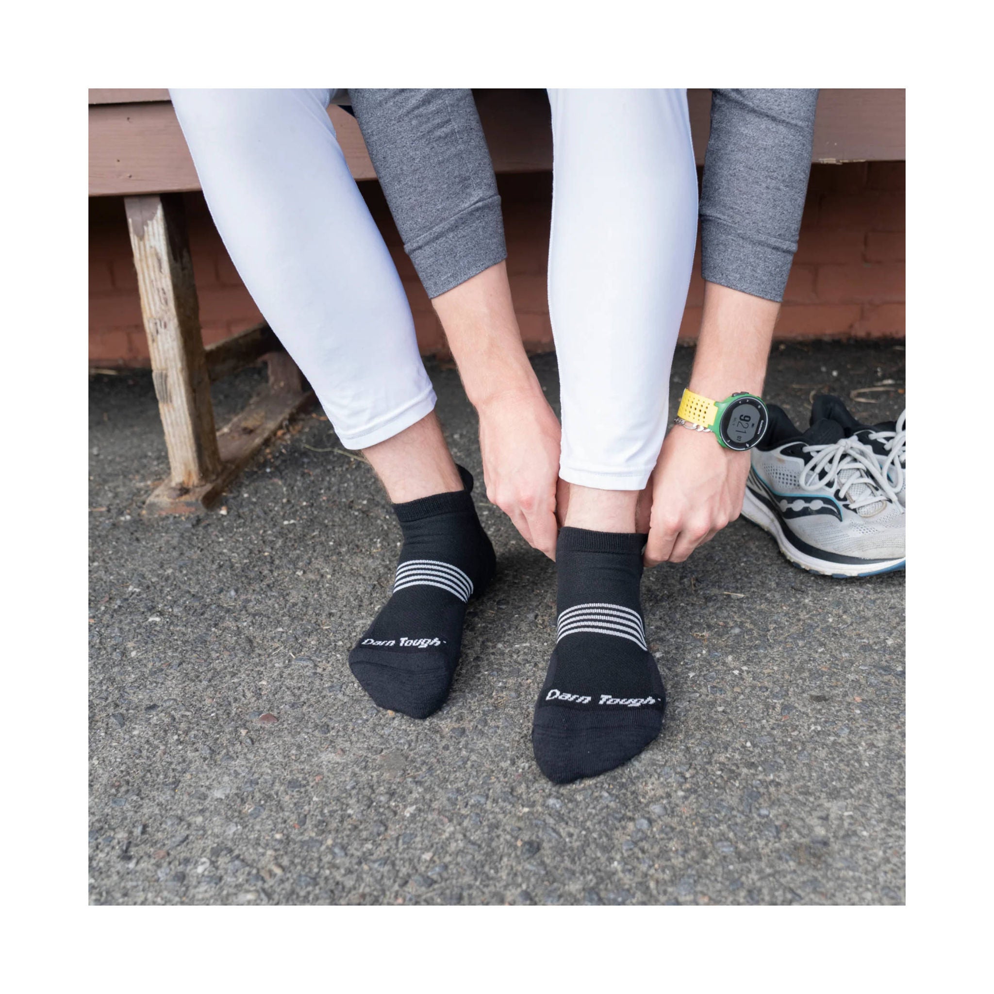 Darn Tough Vermont Men's Element No Show Tab Lightweight Running Sock - Black by Lenny's Shoe & Apparel