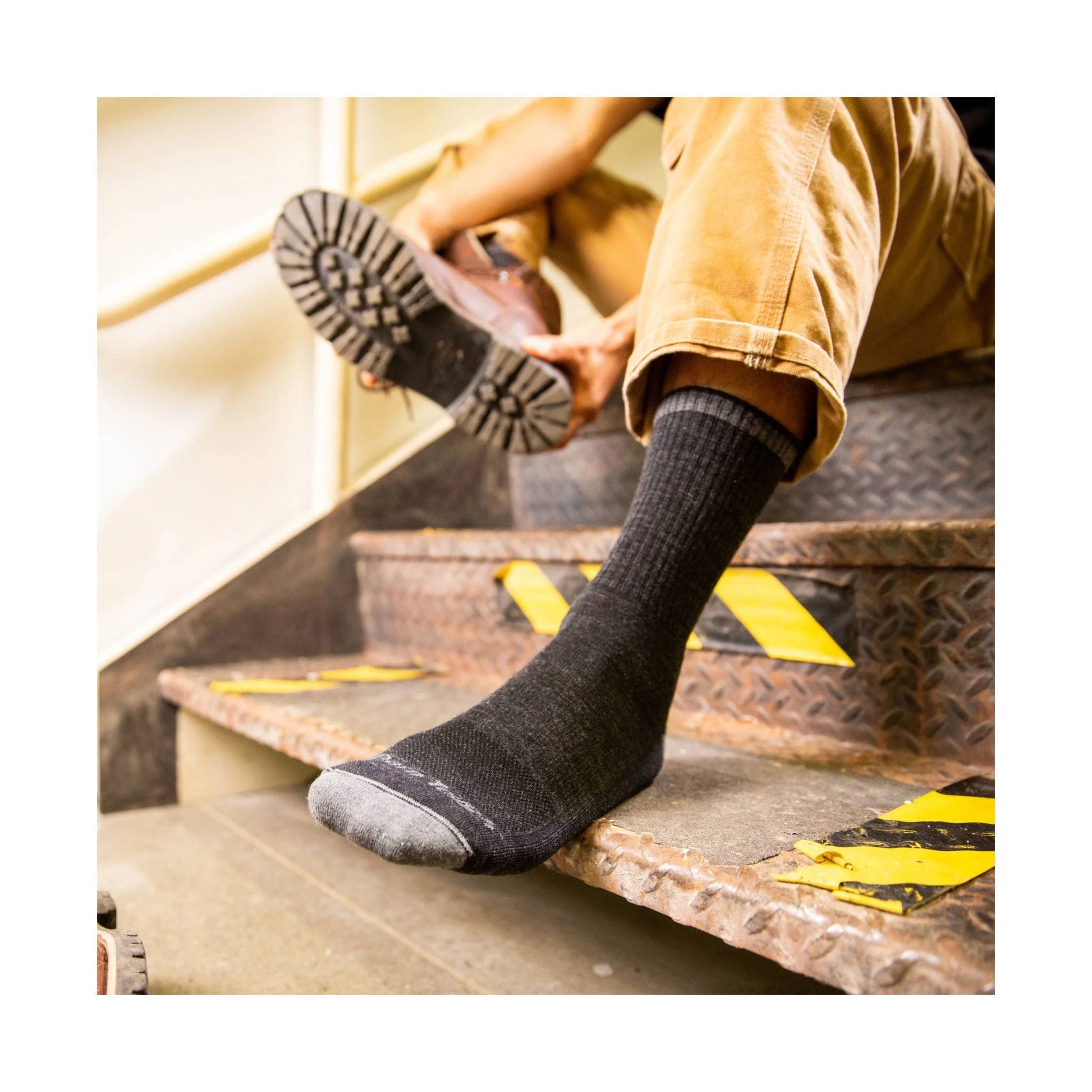 Darn Tough Vermont Men's Fred Tuttle Micro Crew Midweight Work Sock - Gravel by Lenny's Shoe & Apparel