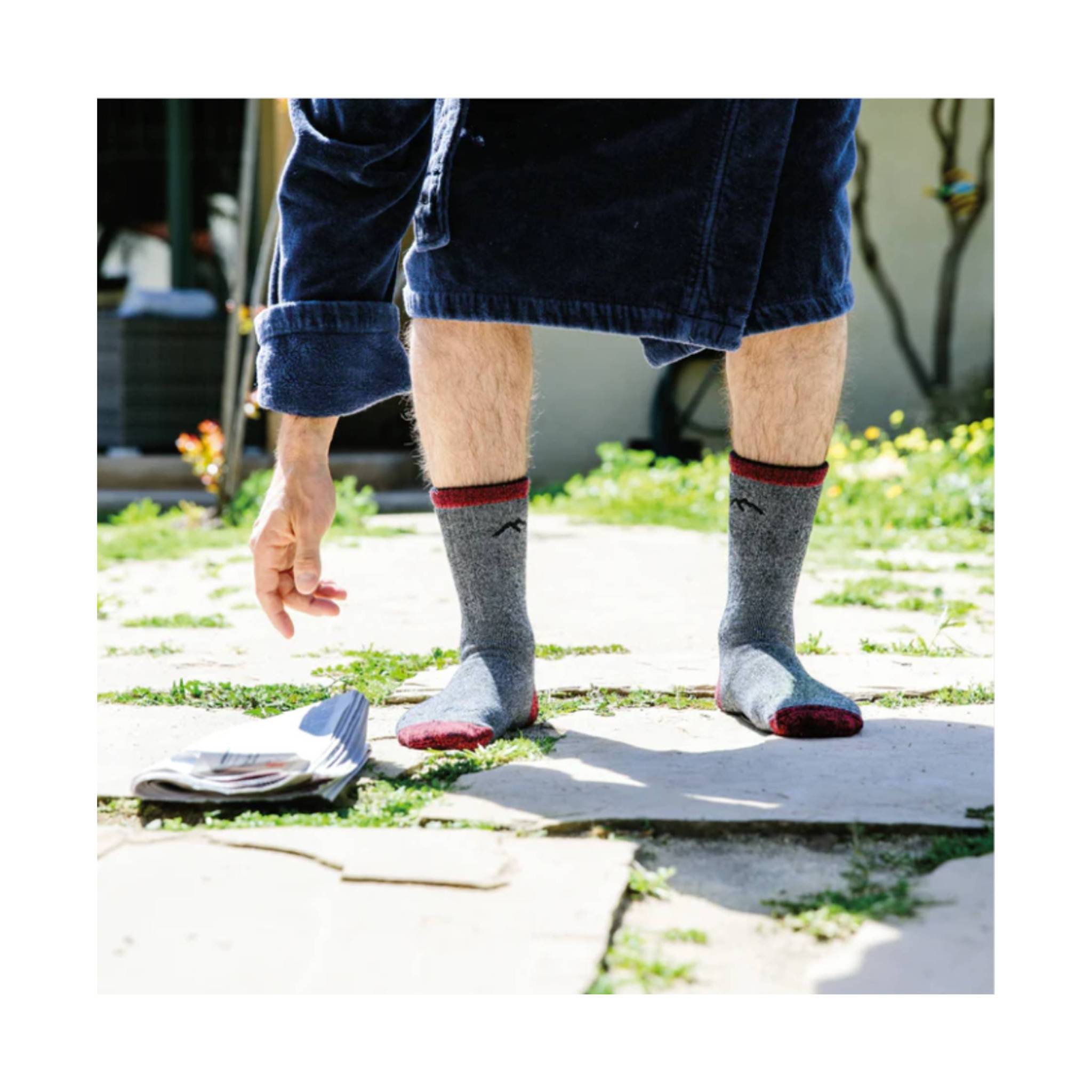 Darn Tough Vermont Men's Mountaineering Micro Crew - Smoke by Lenny's Shoe & Apparel