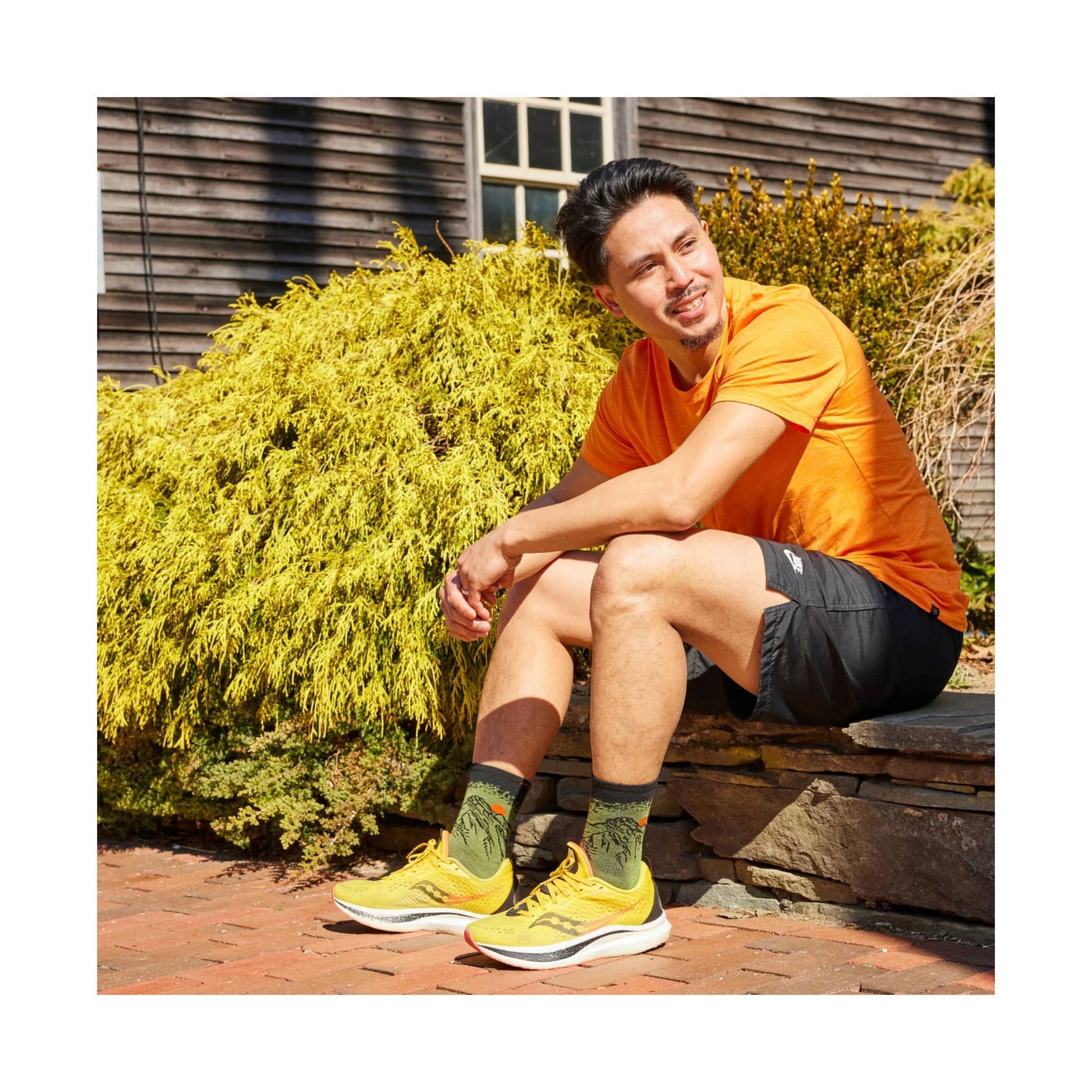 Darn Tough Vermont Men's Vert Micro Crew Ultra Lightweight Running Sock - Lichen by Lenny's Shoe & Apparel