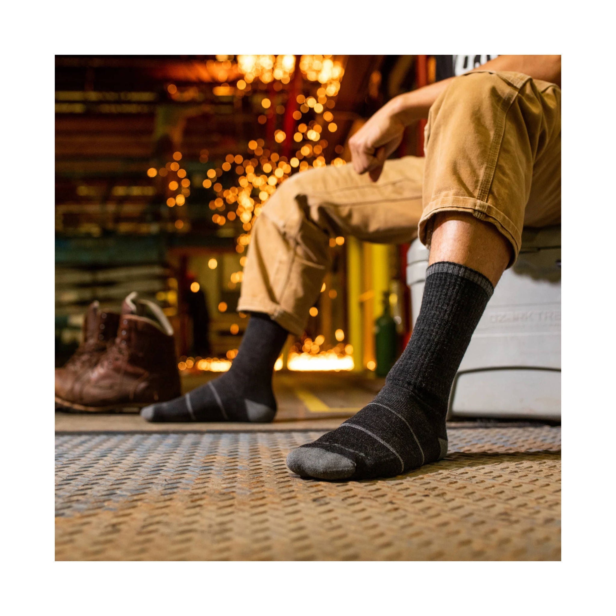 Darn Tough Vermont Men's William Jarvis Boot Midweight Work Sock - Gravel by Lenny's Shoe & Apparel
