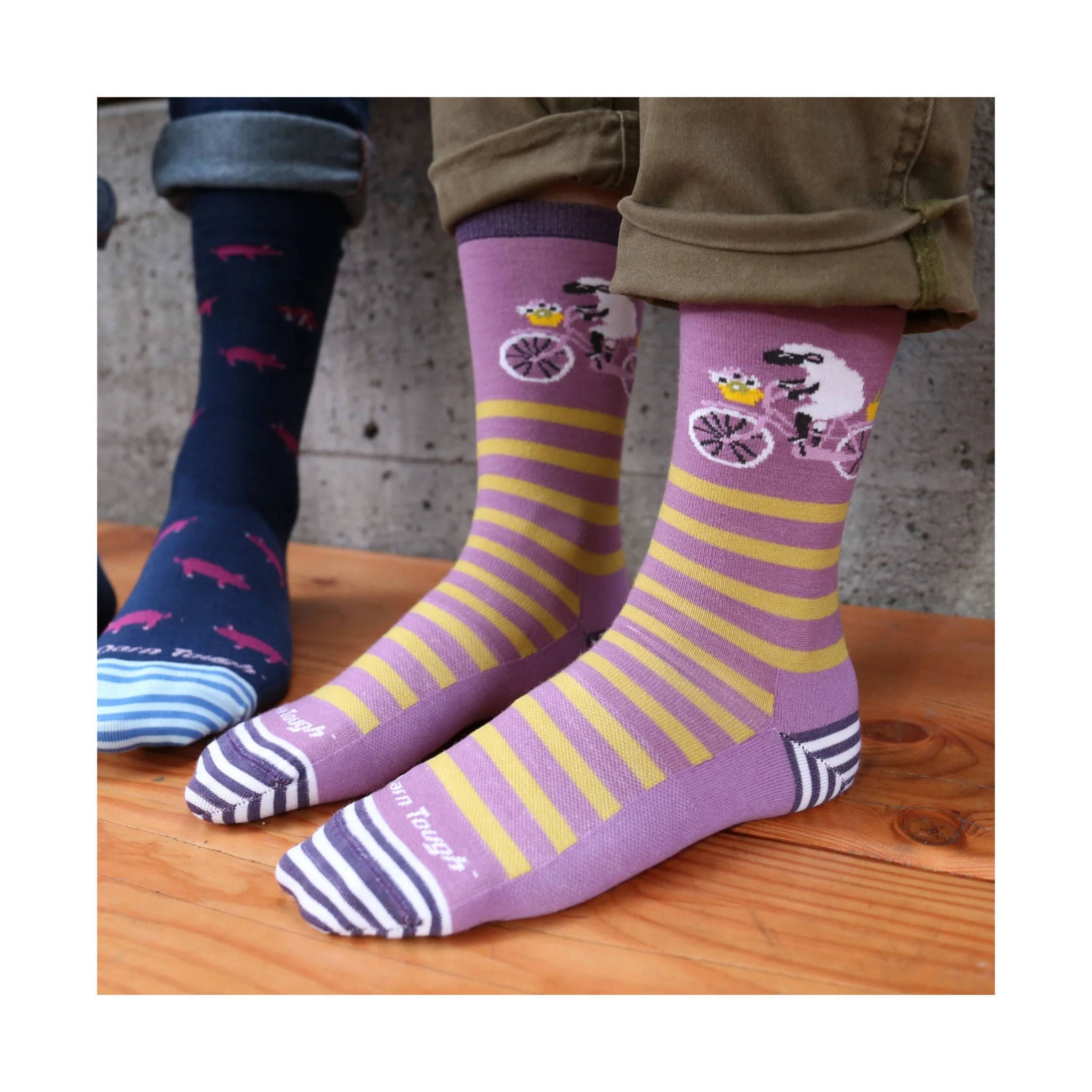 Darn Tough Vermont Women's Lightweight Lifestyle Animal Haus Crew - Lilac by Lenny's Shoe & Apparel