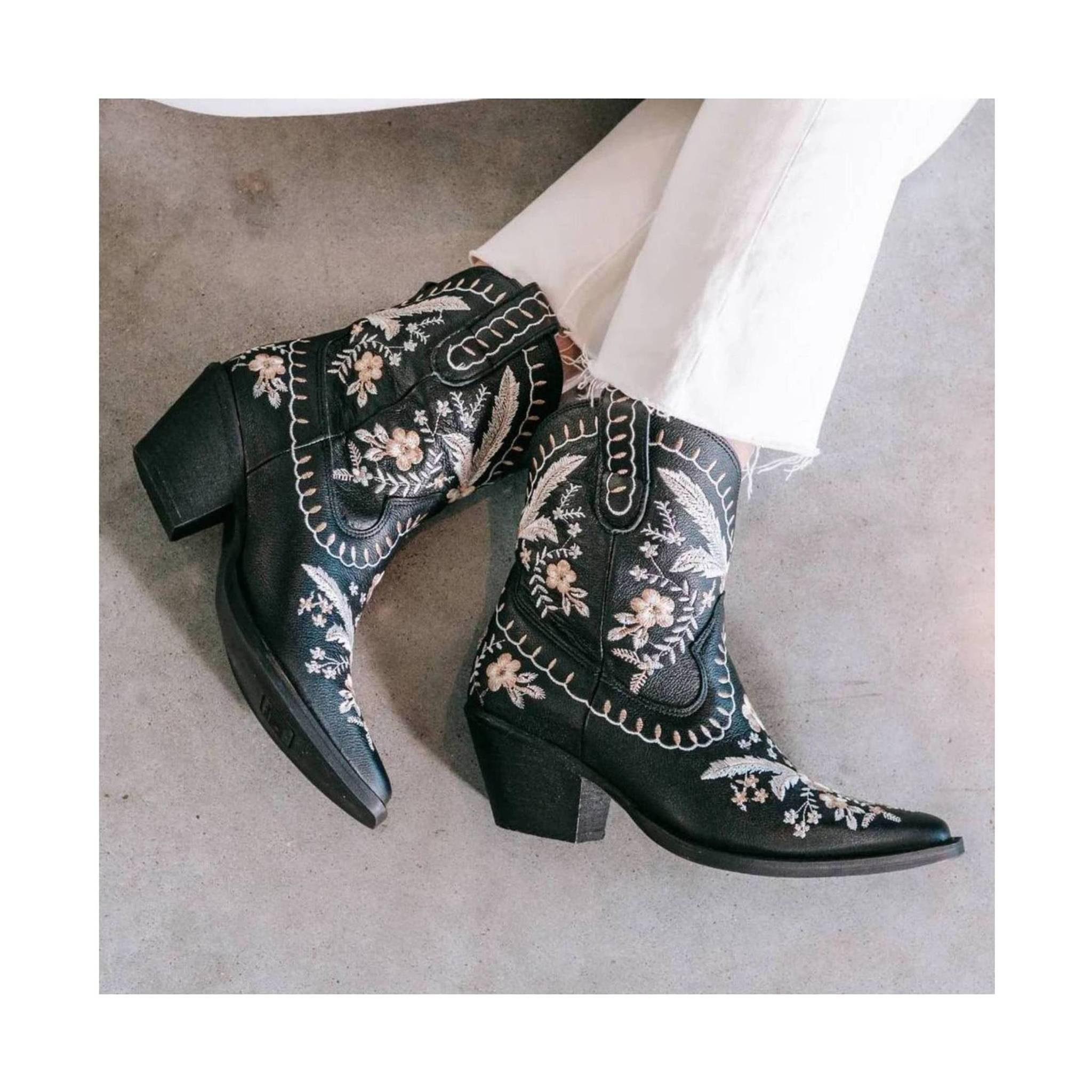 Dingo Women's Primrose Boot - Black by Lenny's Shoe & Apparel