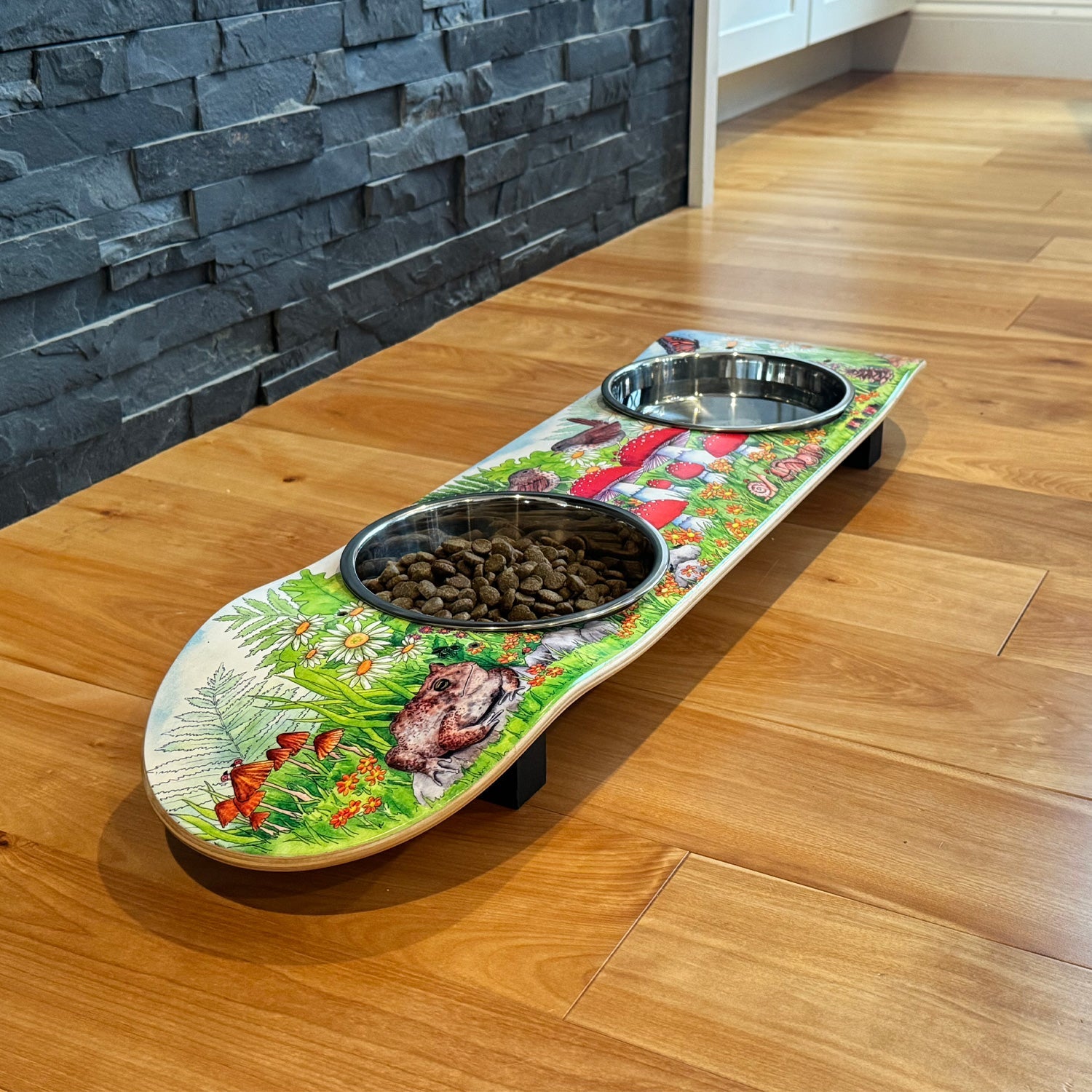 Funky Fungi - Elevated Skateboard Cat Feeding Stand with 2 Bowls