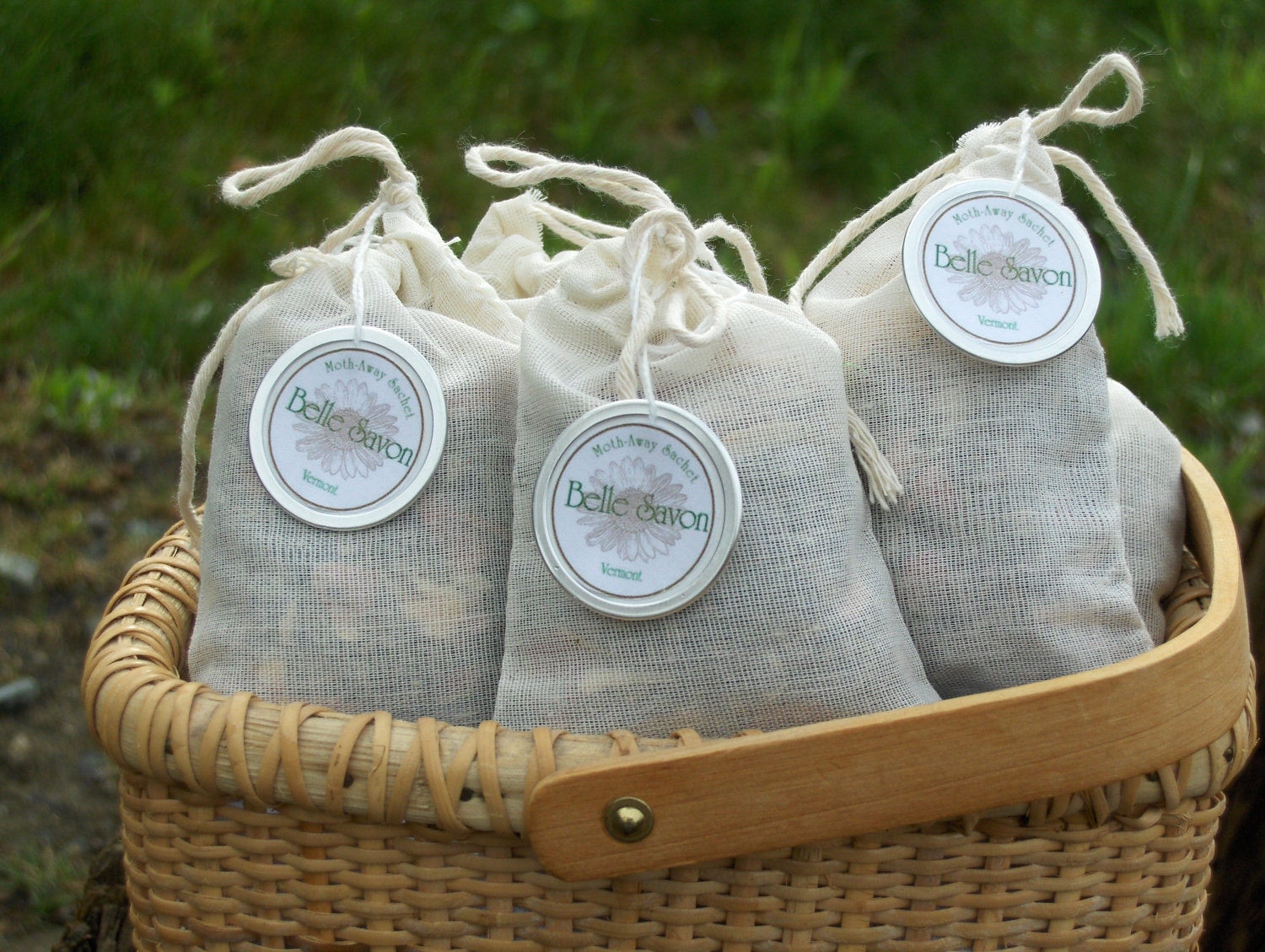 Moth Away Sachets Filled with Natural and Organic Herbs and Spices-Single Sachet-Favors-Gifts-Home Care by Belle Savon Vermont
