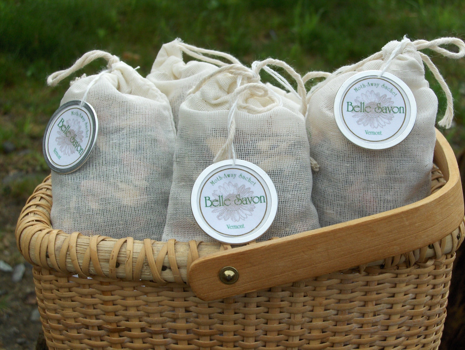 Moth Away Sachets Filled with Natural and Organic Herbs and Spices-Single Sachet-Favors-Gifts-Home Care by Belle Savon Vermont