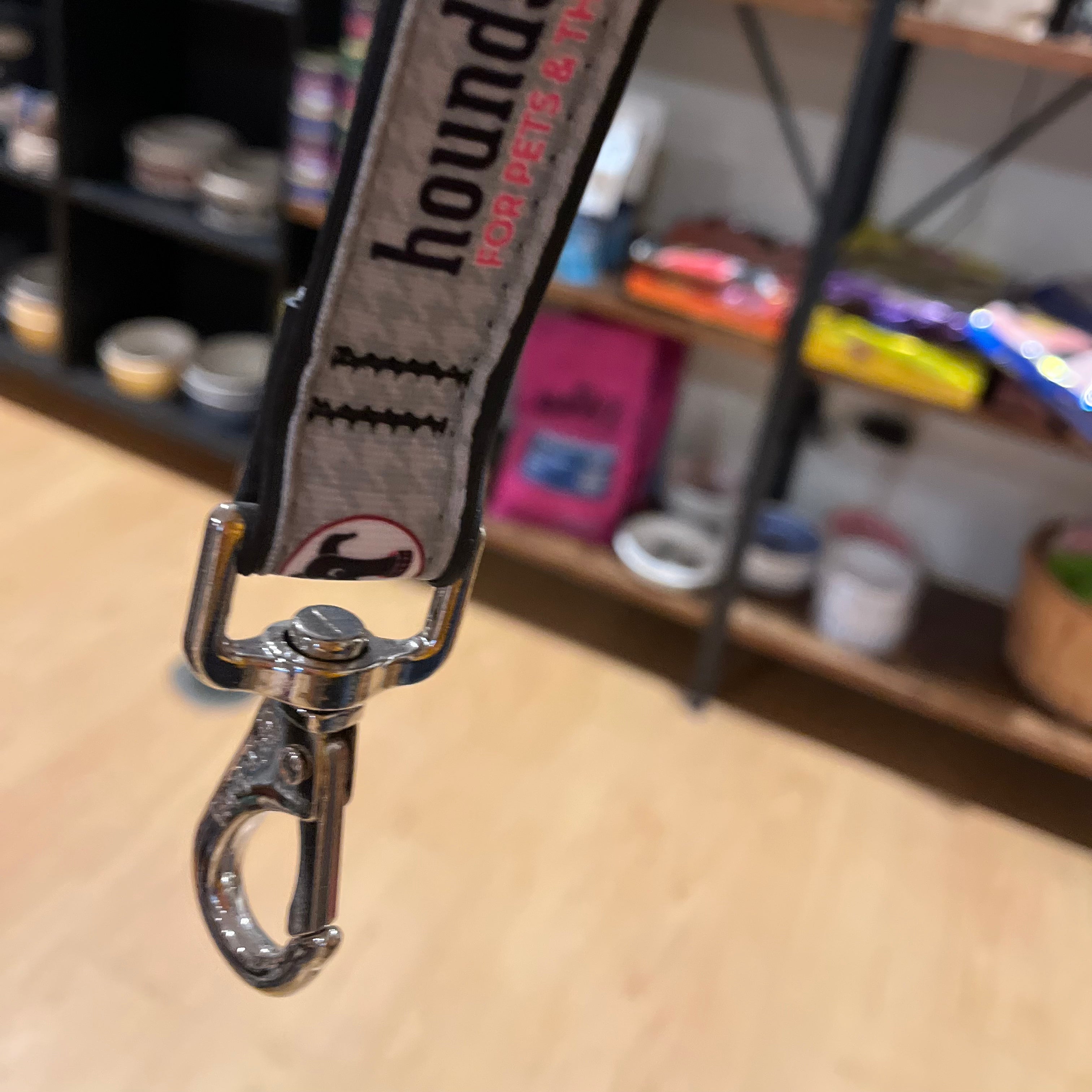 6' Houndstooth Leash by Houndstooth