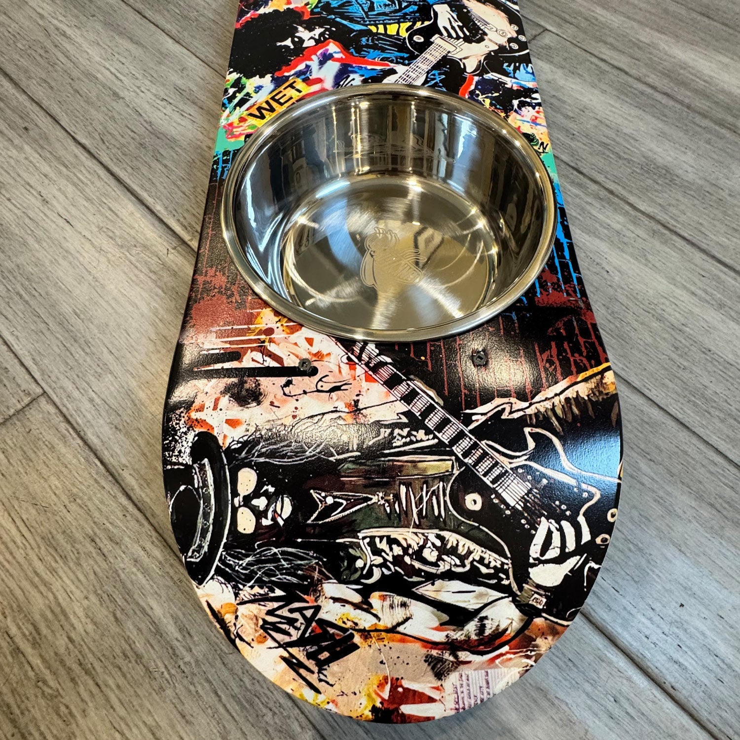 Rock Legends - Elevated Skateboard Cat Feeding Stand with 2 Bowls
