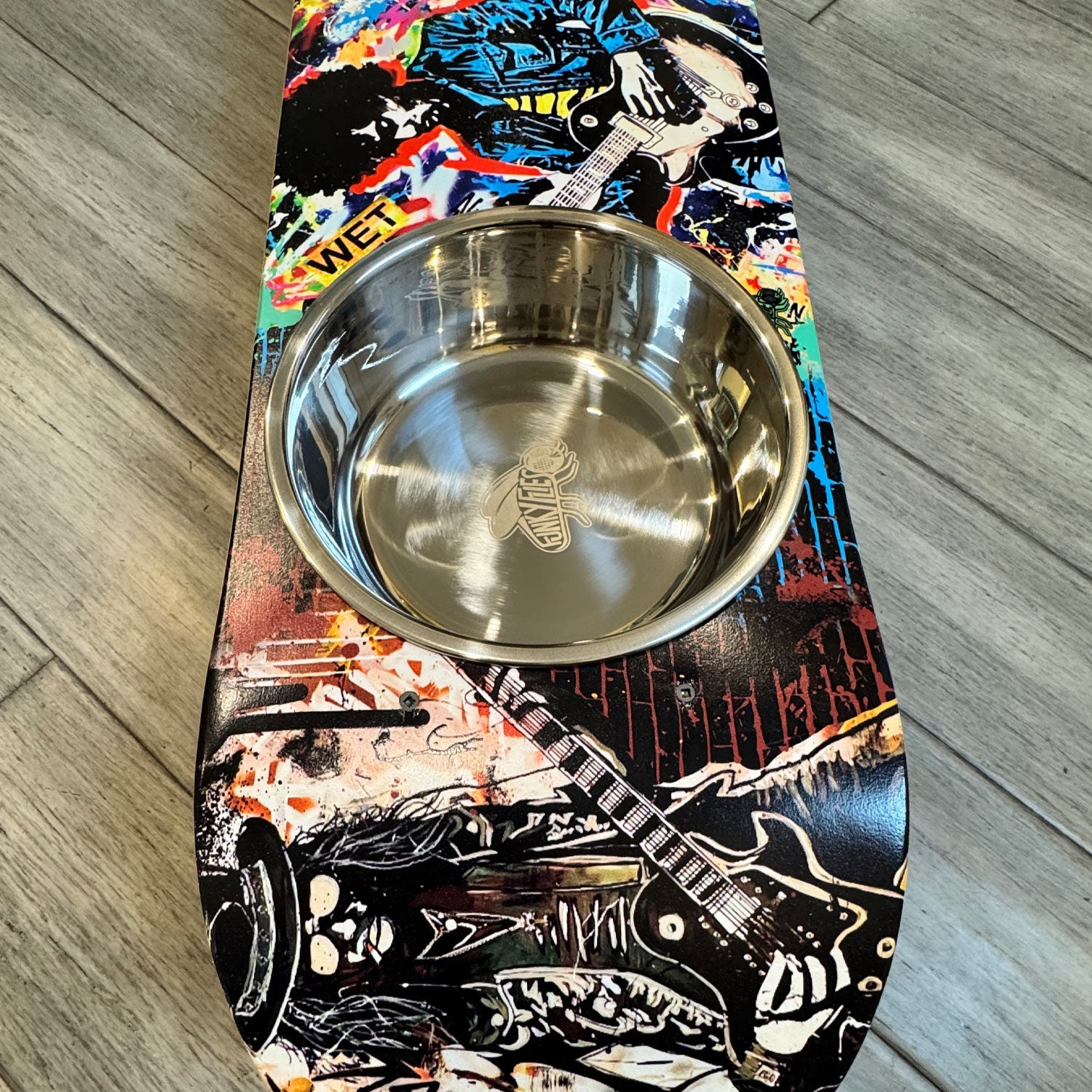 Rock Legends - Elevated Skateboard Dog Feeding Stand with 2 Bowls