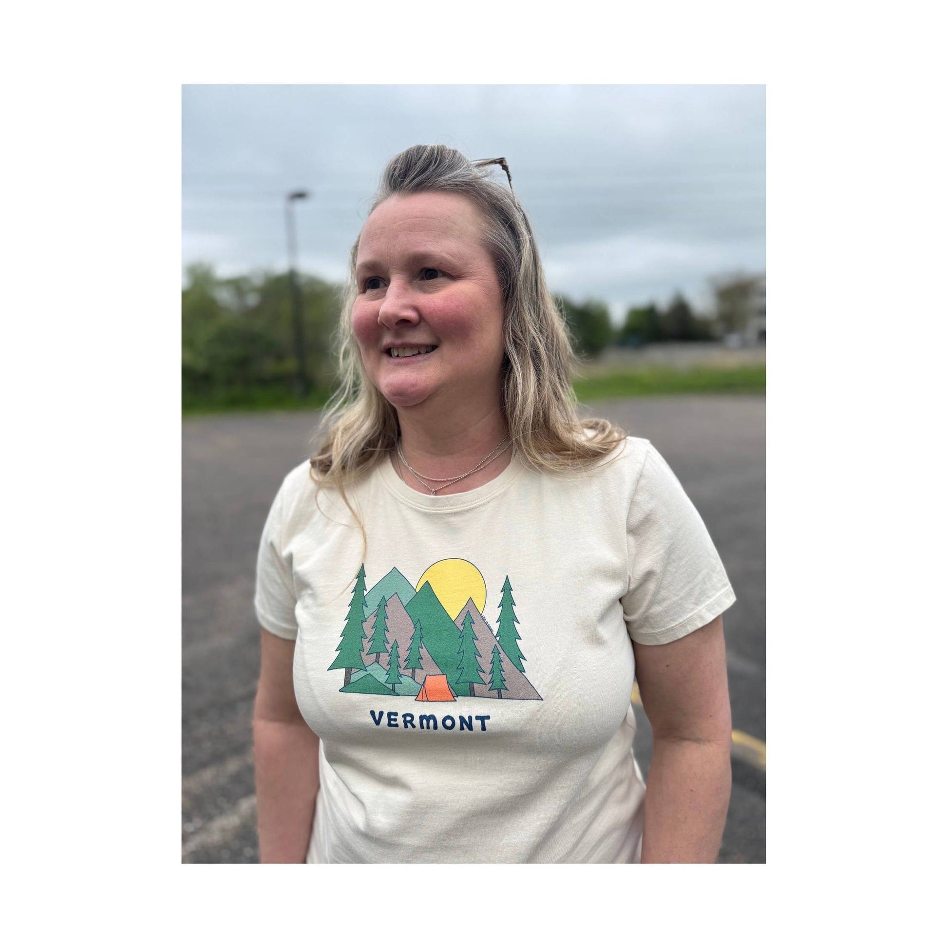Life Is Good Women's Campground Vermont Exclusive Crusher Tee - Putty White by Lenny's Shoe & Apparel