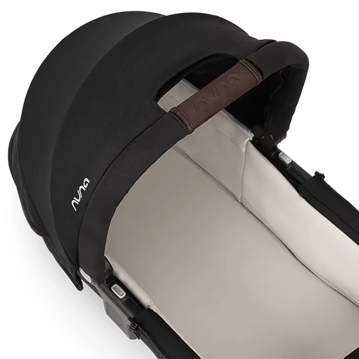 swiv™ & triv™ series bassinet + stand