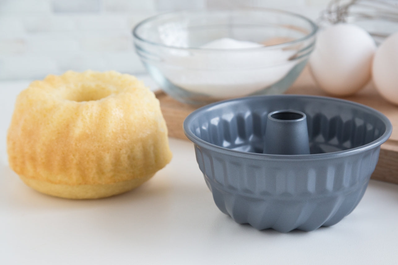Non-Stick Mini Fluted Pan with Center Tube